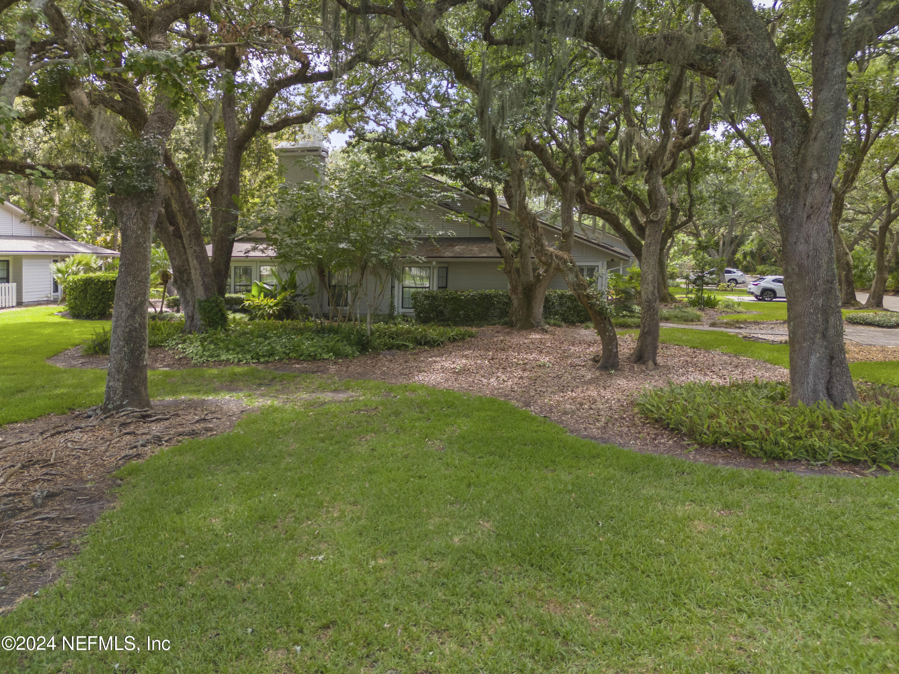 8 SEA WINDS Lane N