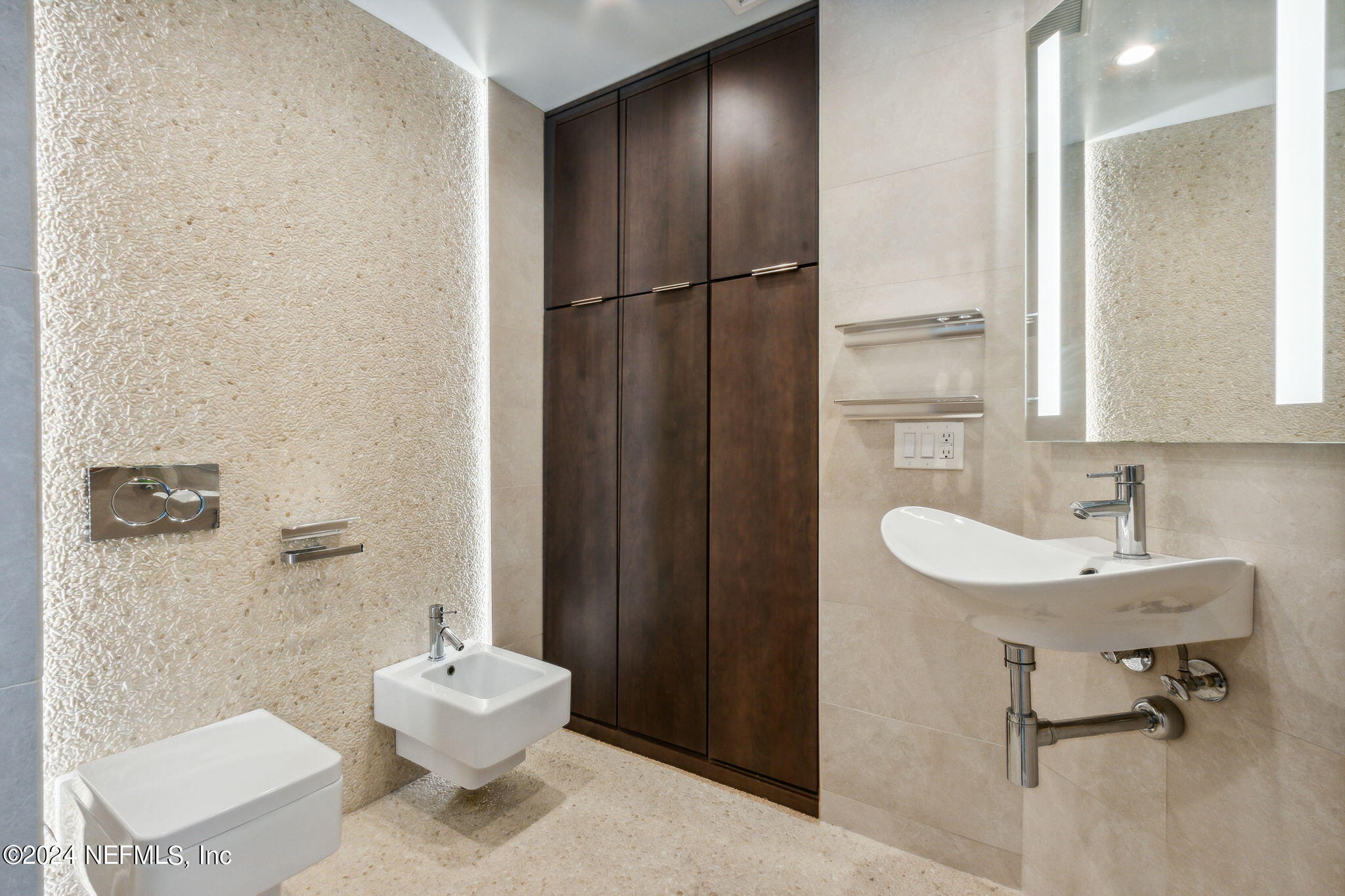 603 SUMMER Place, 603