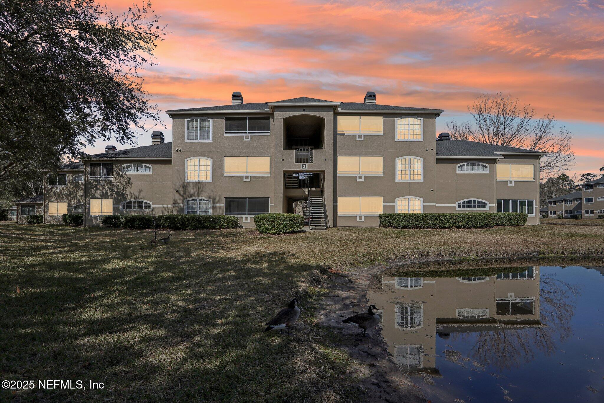 1701 THE GREENS Way, 312