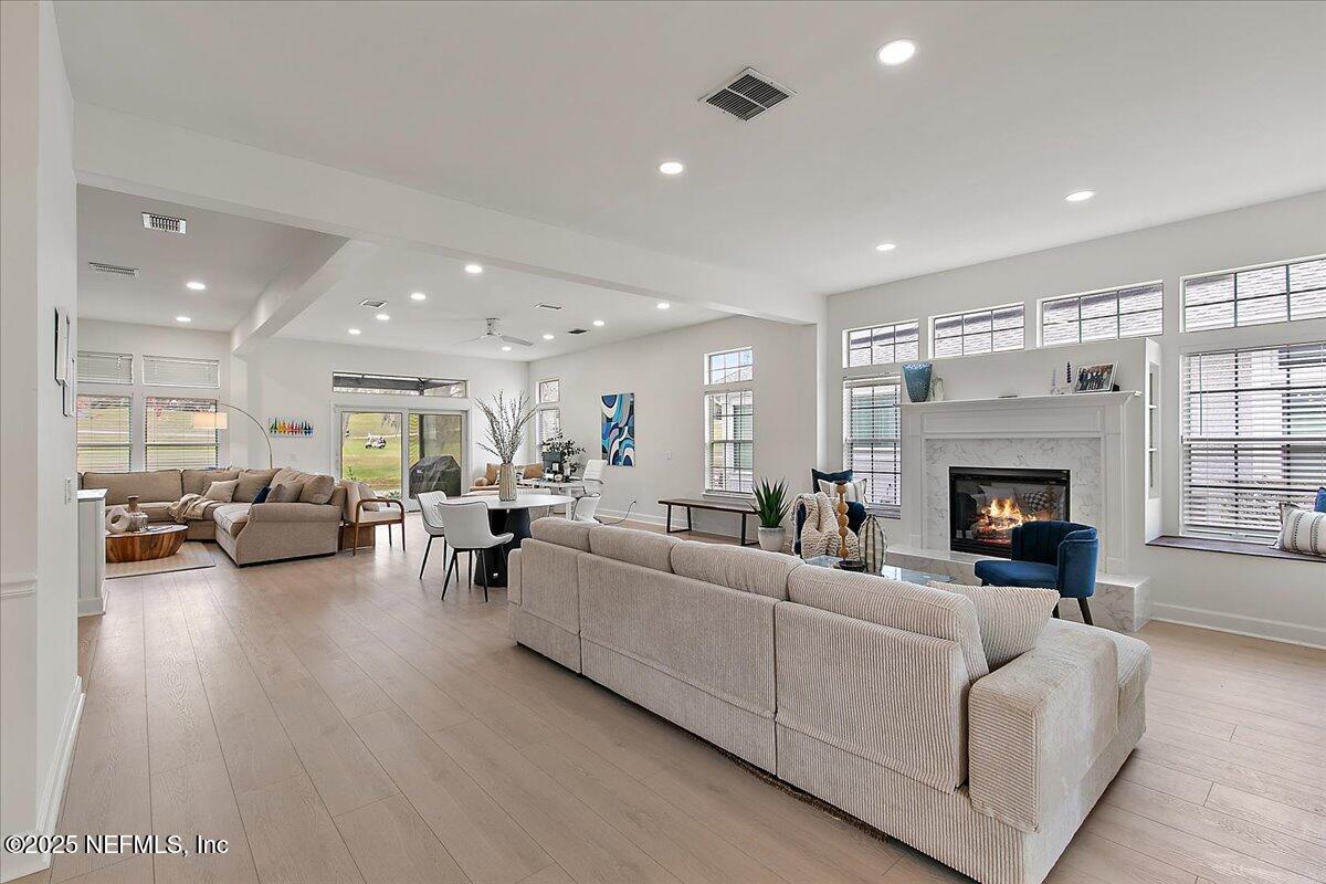 289 WATER'S EDGE Drive S