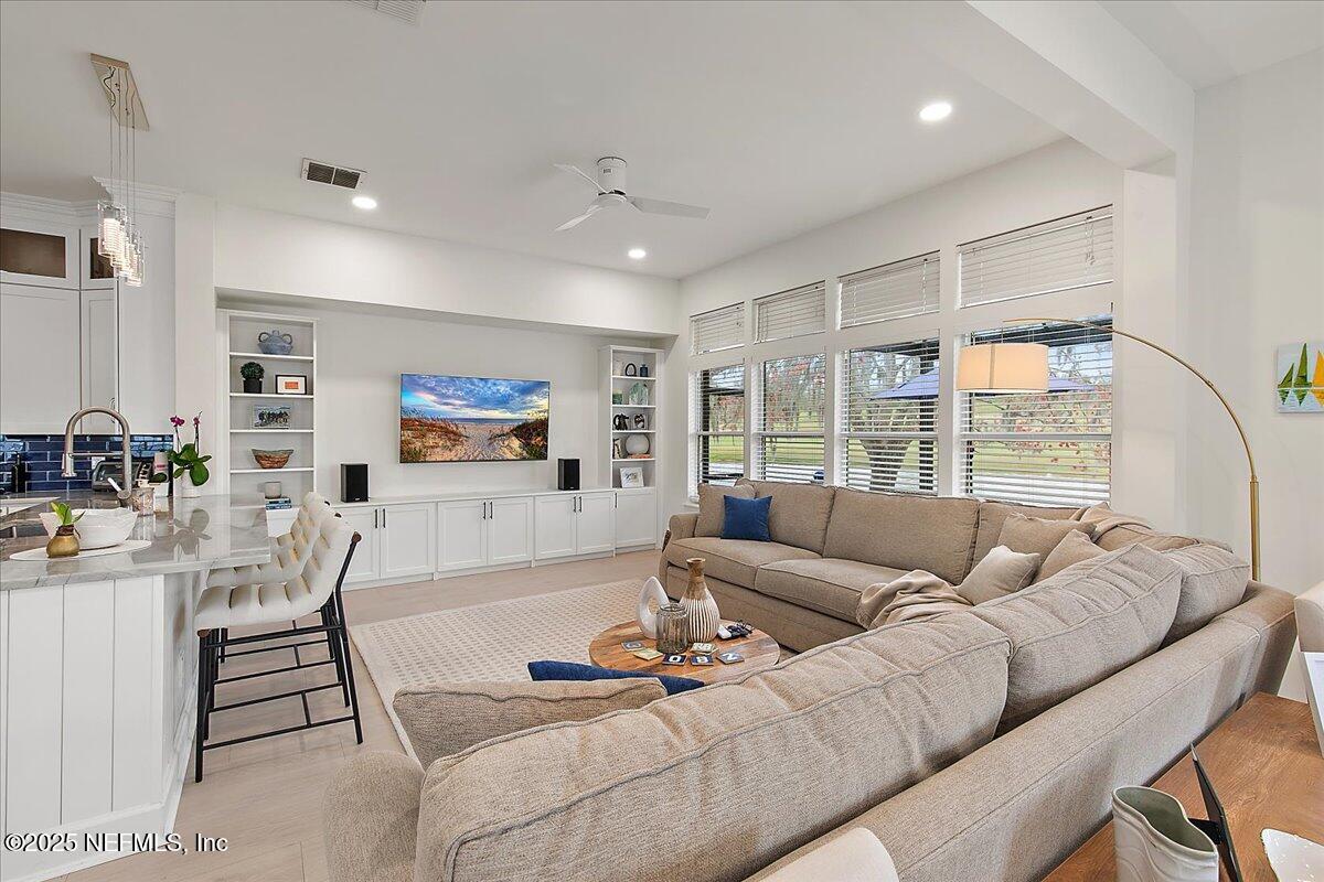 289 WATER'S EDGE Drive S