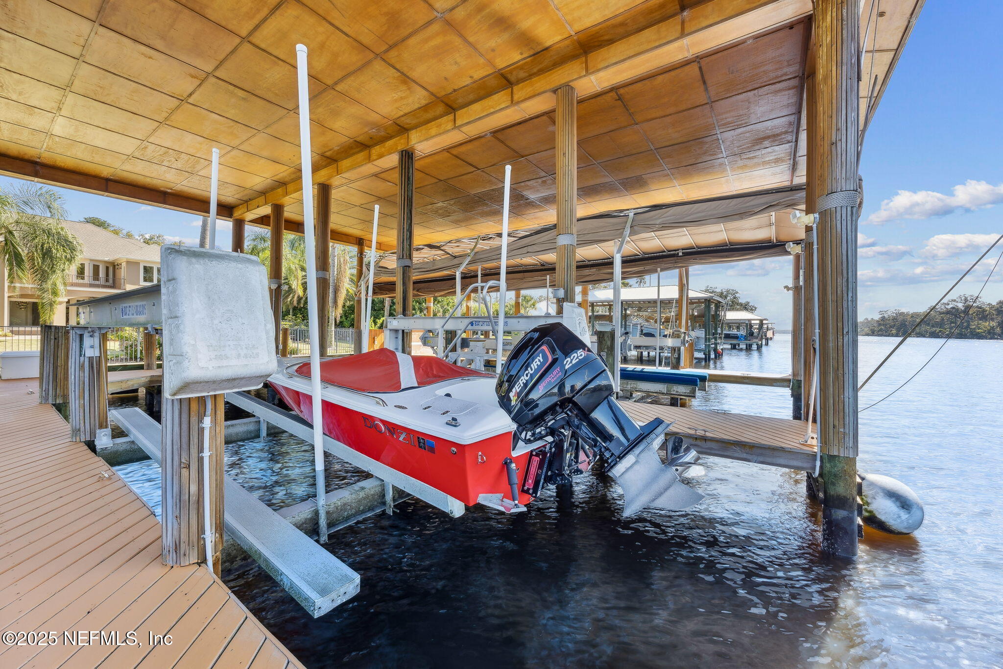 21 N ROSCOE Boulevard