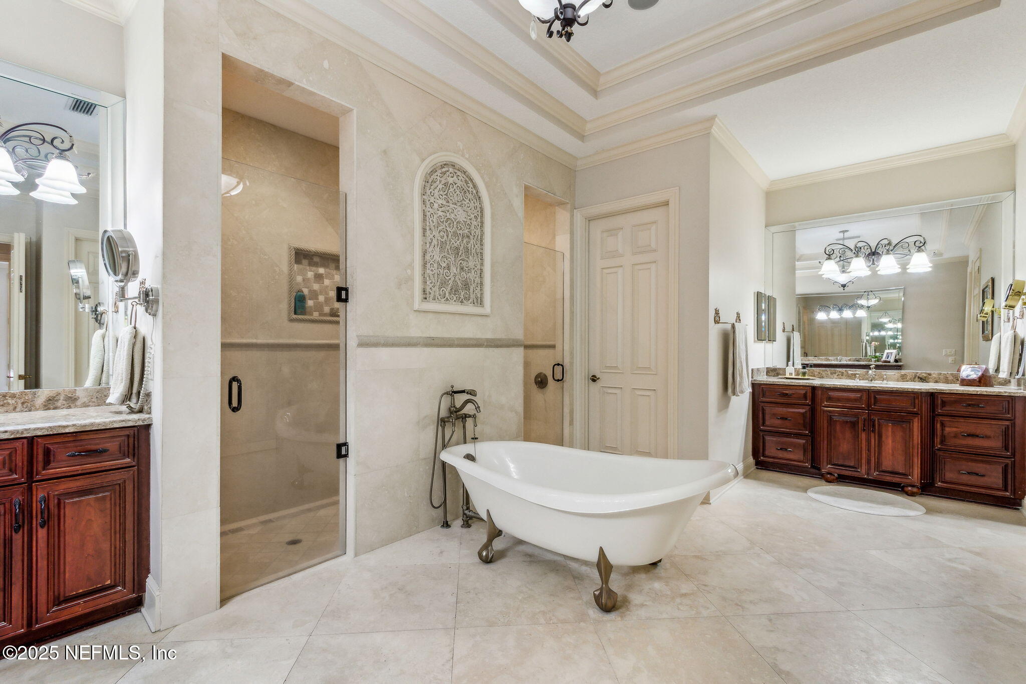 21 N ROSCOE Boulevard