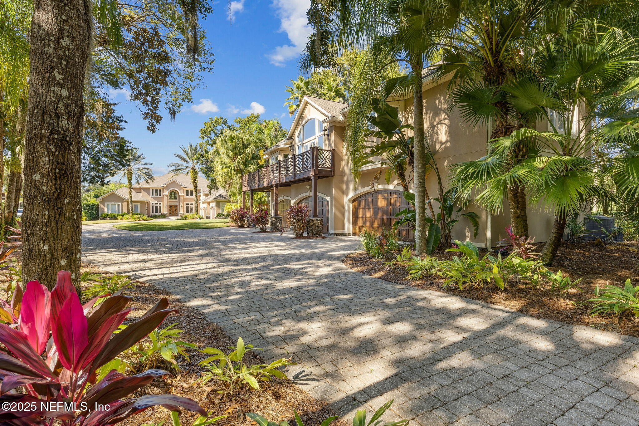 21 N ROSCOE Boulevard