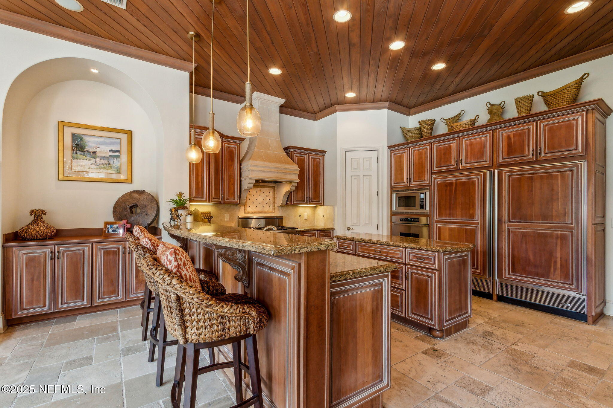 21 N ROSCOE Boulevard