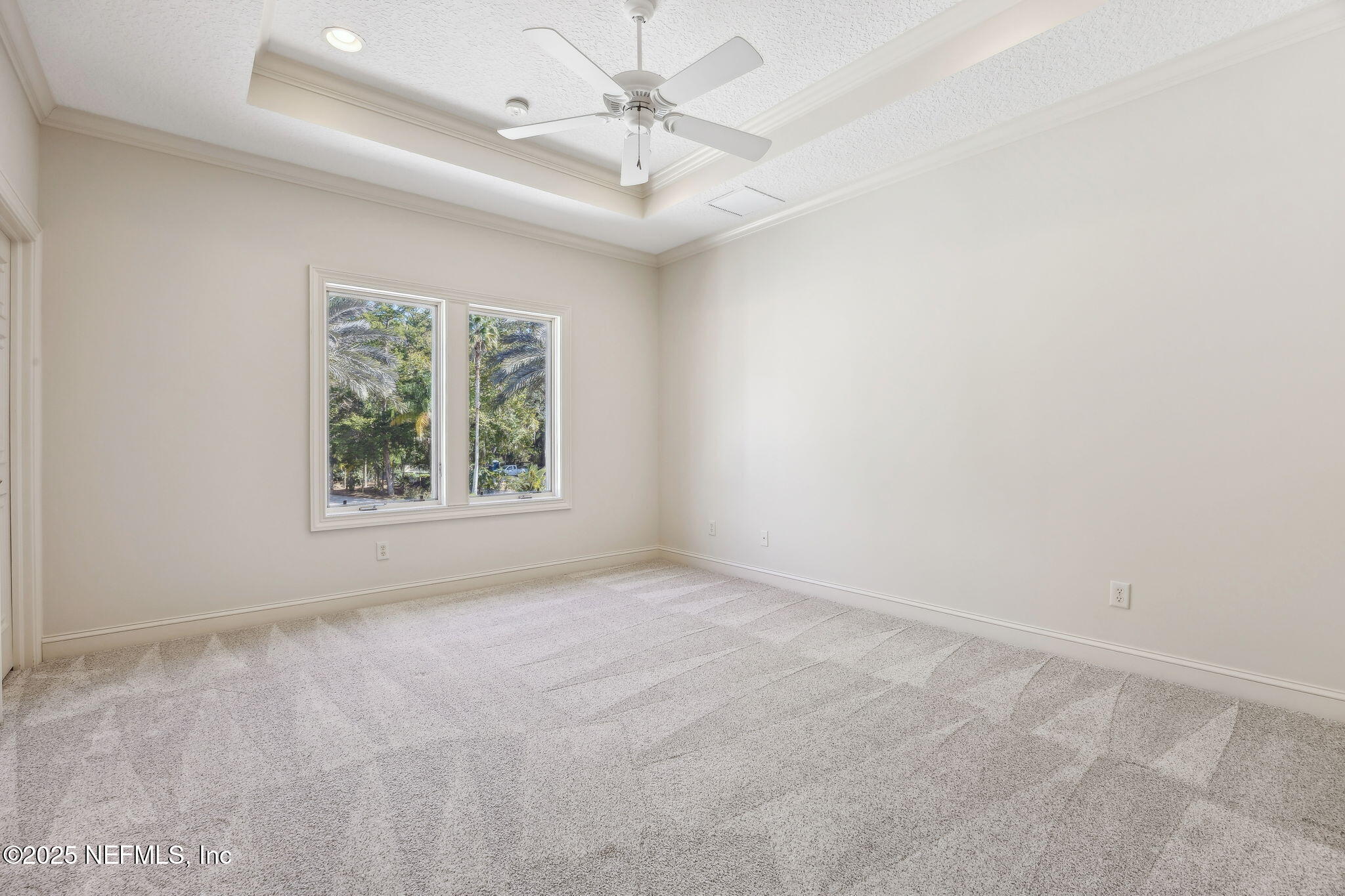 21 N ROSCOE Boulevard