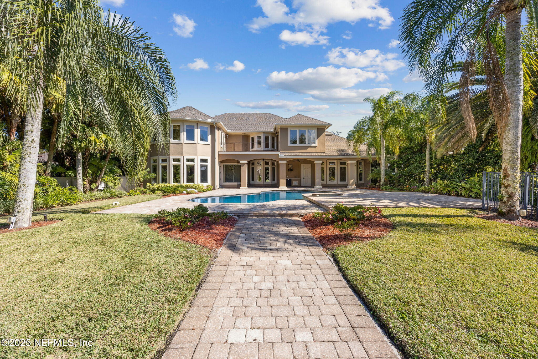 21 N ROSCOE Boulevard