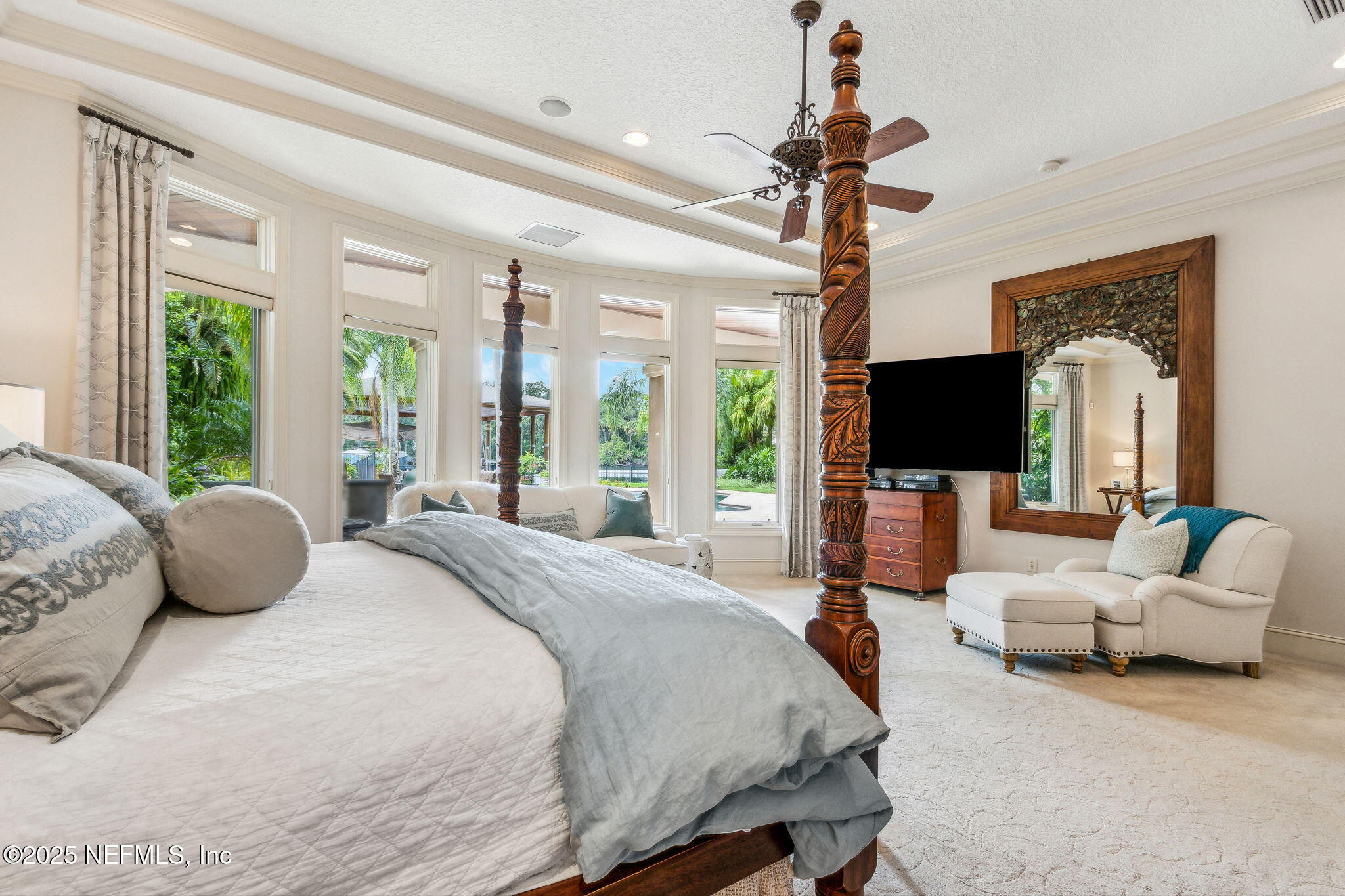 21 N ROSCOE Boulevard