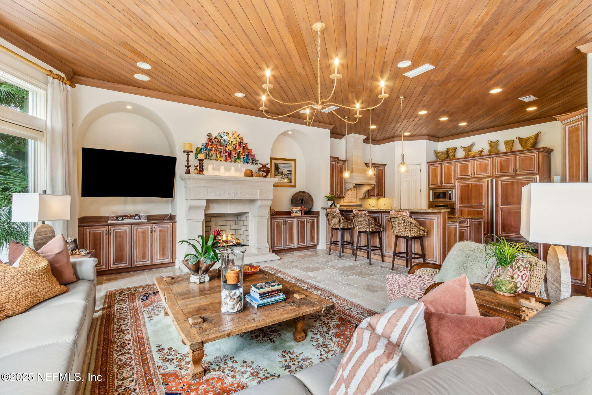 21 N ROSCOE Boulevard