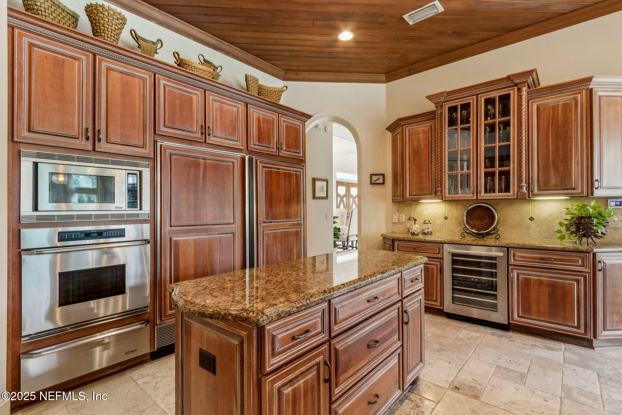 21 N ROSCOE Boulevard