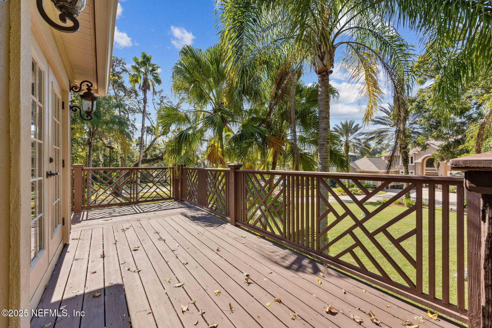 21 N ROSCOE Boulevard