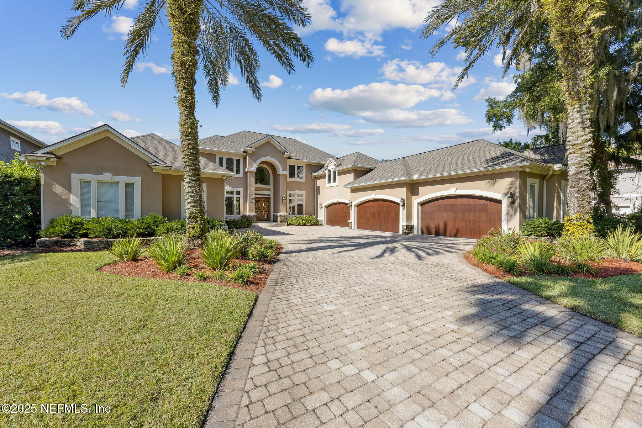 21 N ROSCOE Boulevard