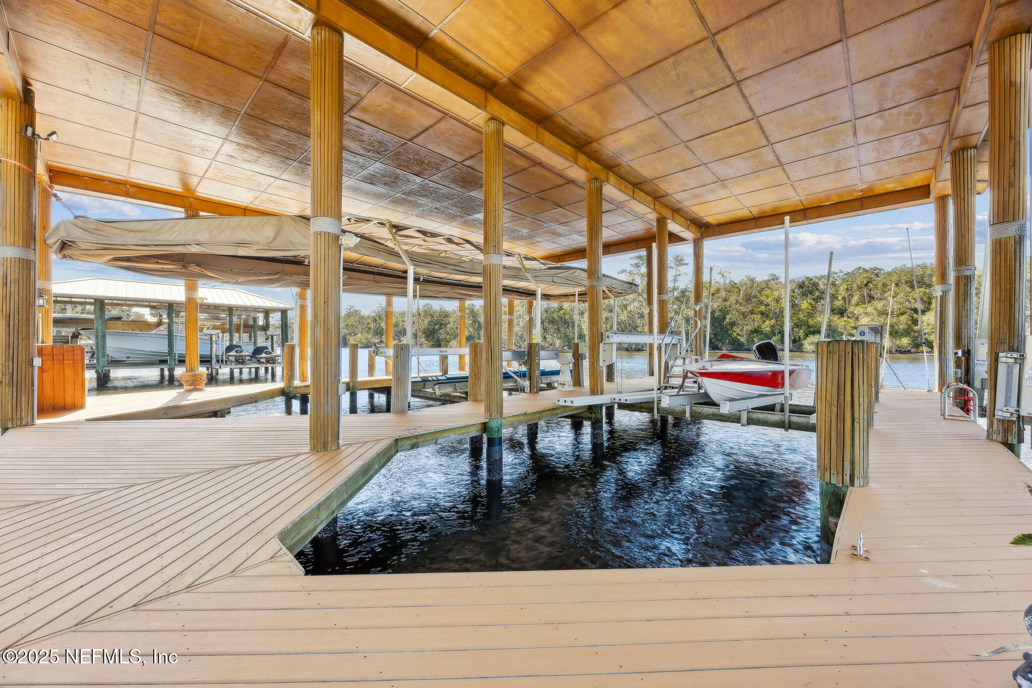 21 N ROSCOE Boulevard