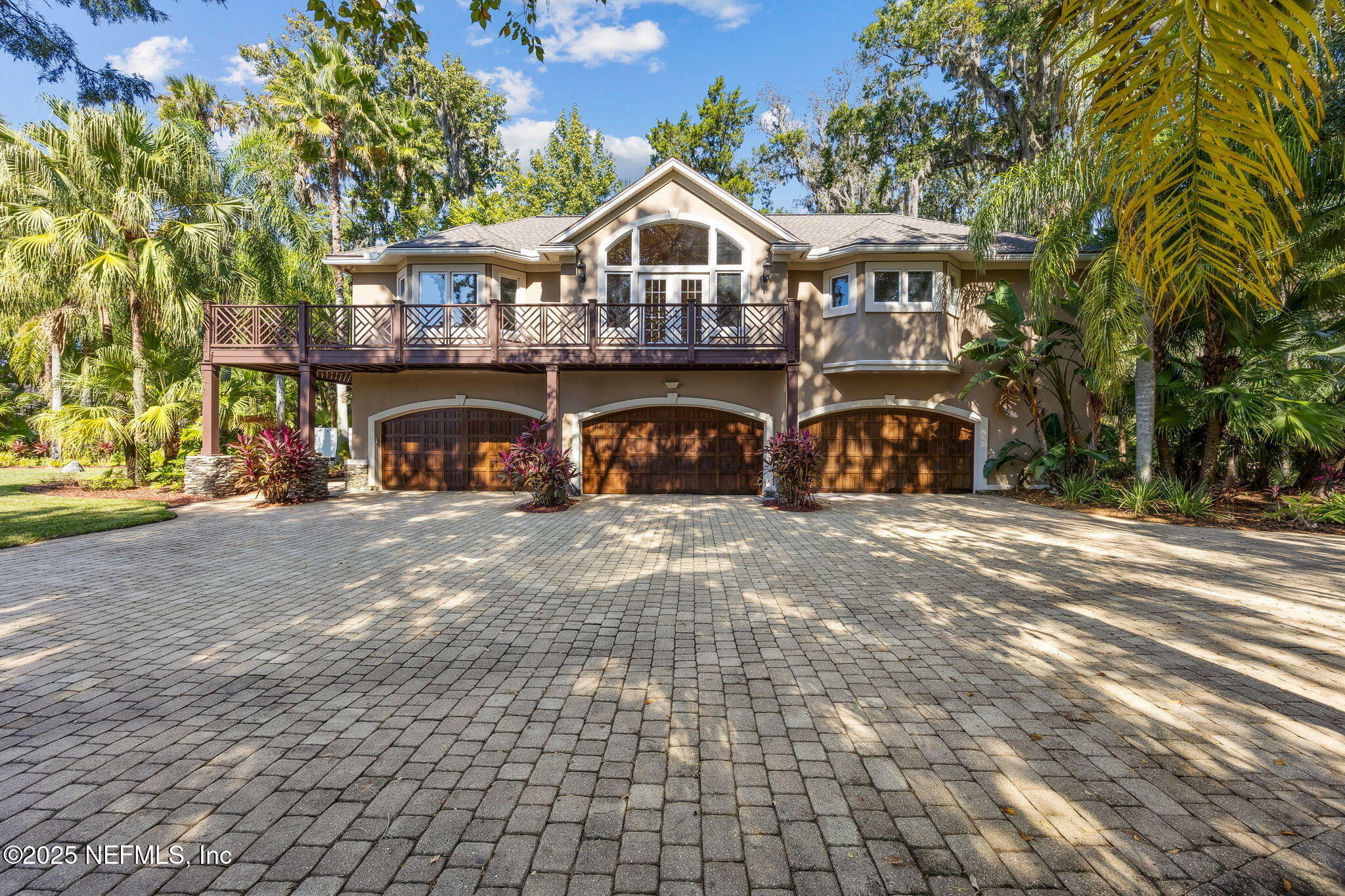 21 N ROSCOE Boulevard