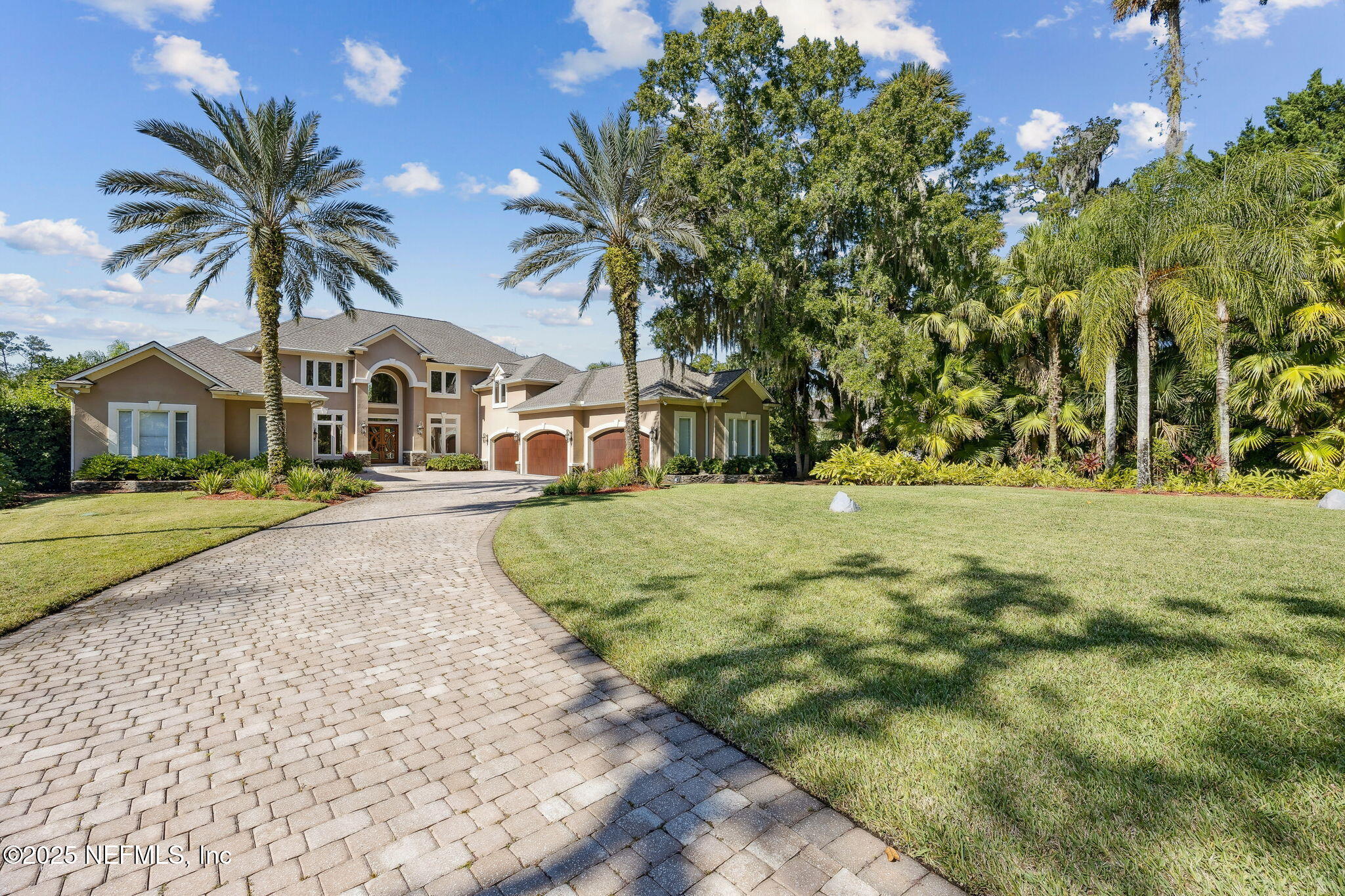 21 N ROSCOE Boulevard