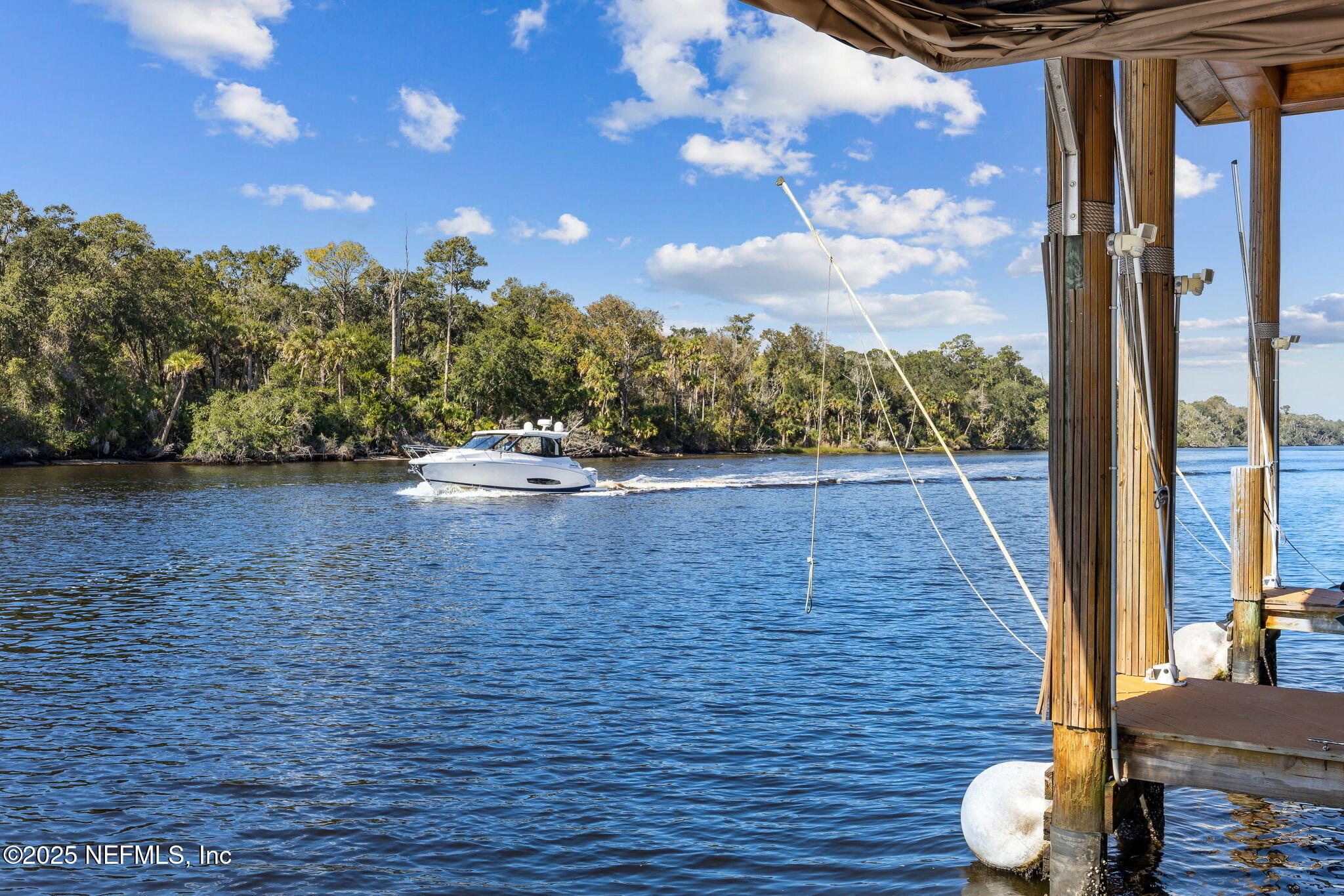 21 N ROSCOE Boulevard