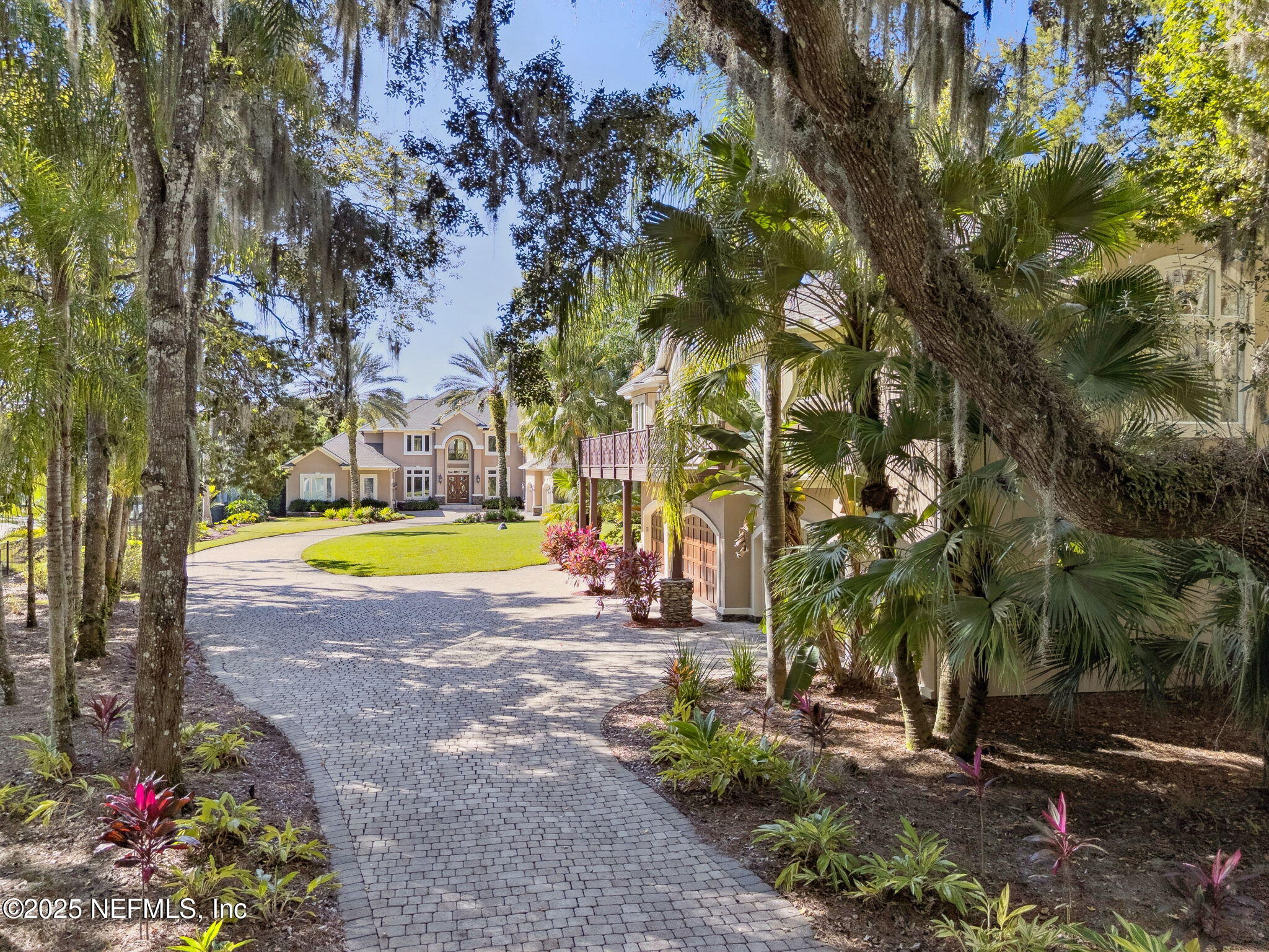 21 N ROSCOE Boulevard