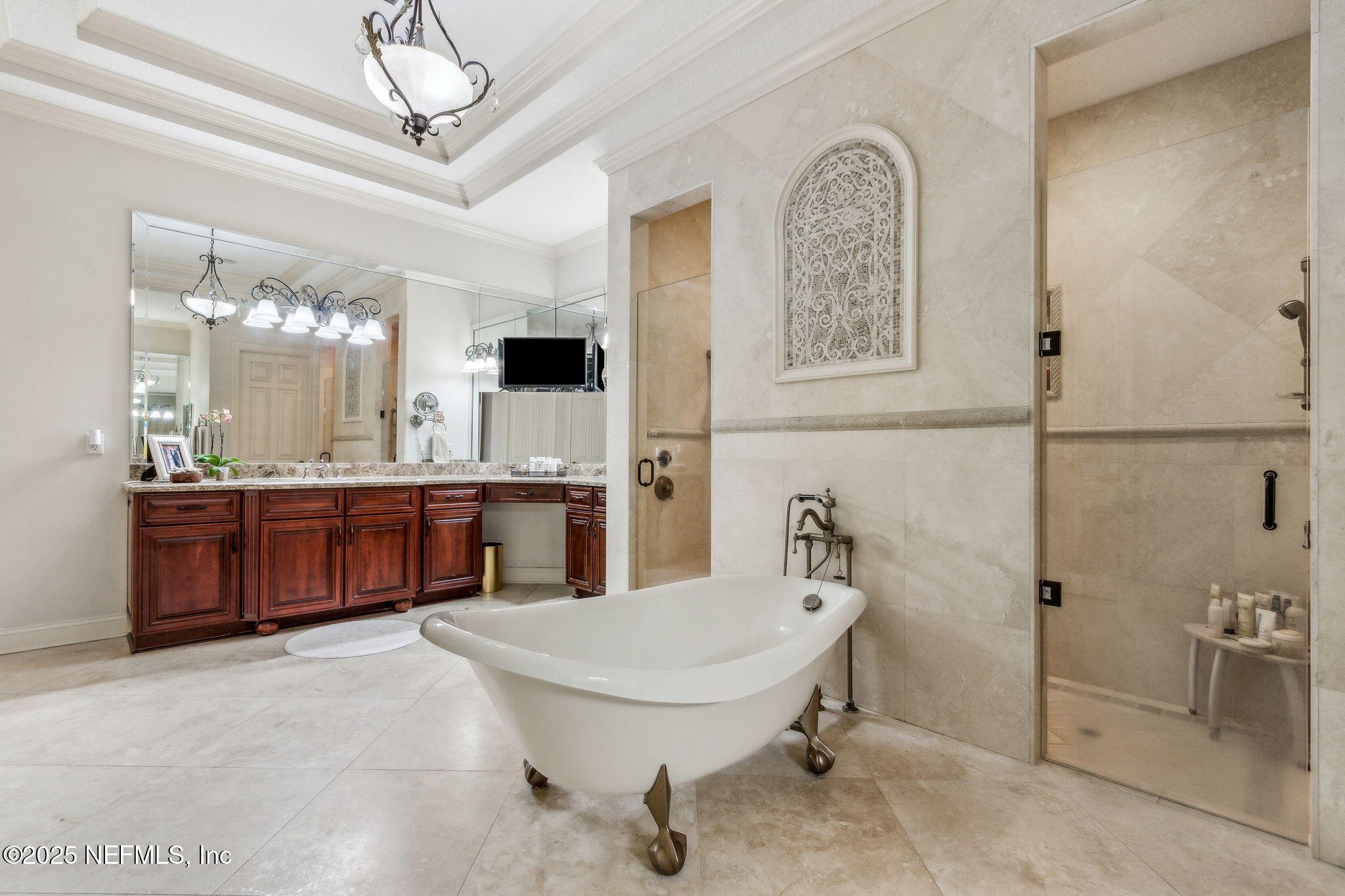 21 N ROSCOE Boulevard