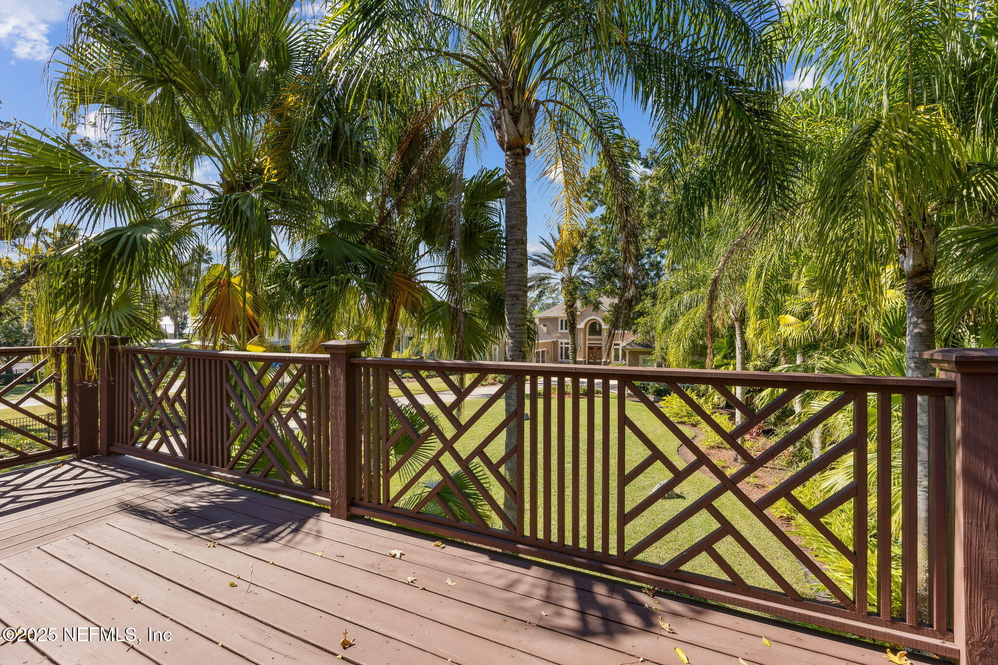 21 N ROSCOE Boulevard