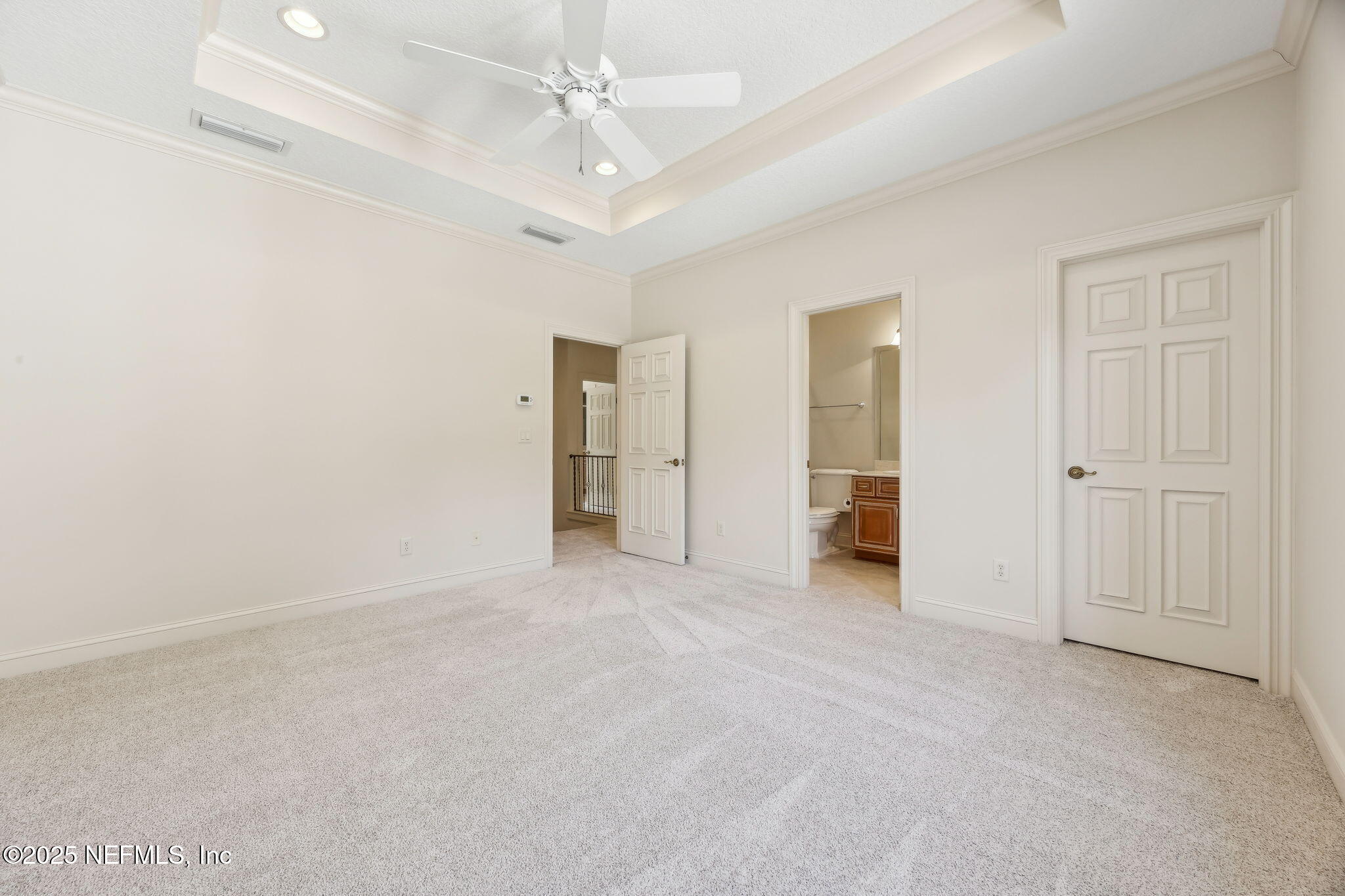 21 N ROSCOE Boulevard