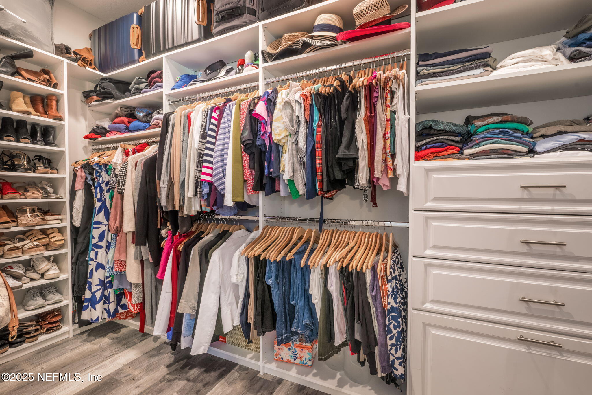 205 VALLEY GROVE Drive