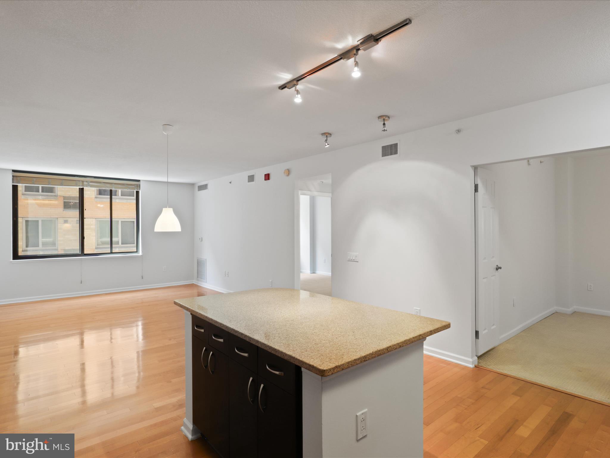 440 L St NW #408