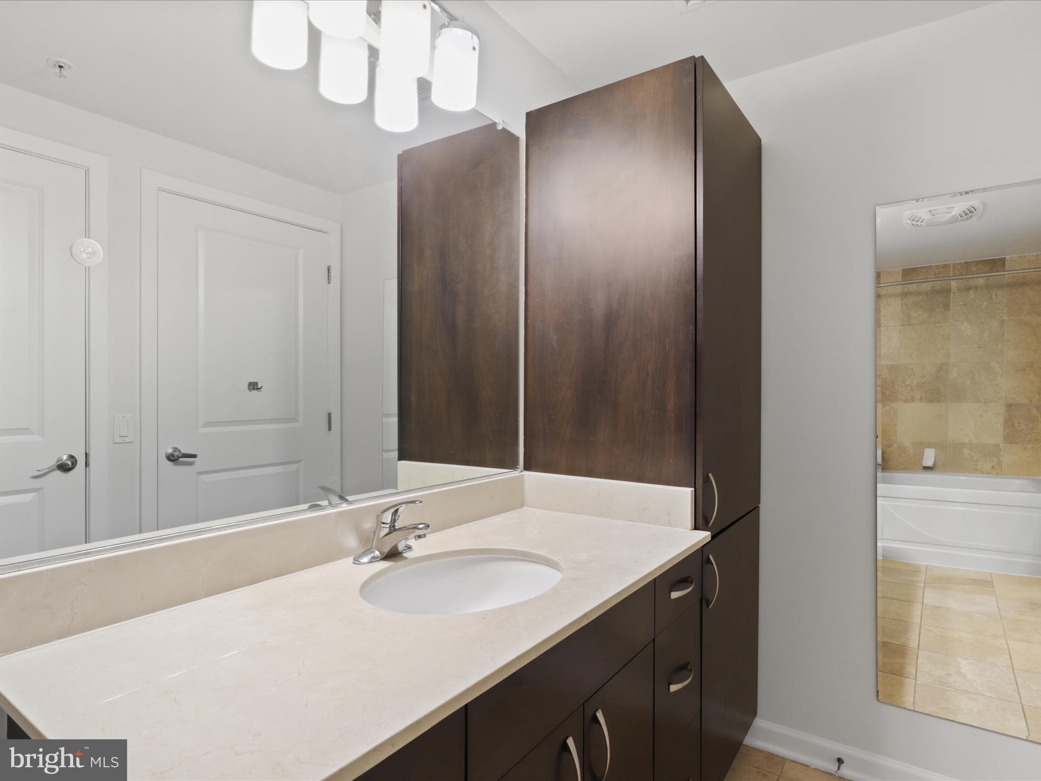 440 L St NW #408