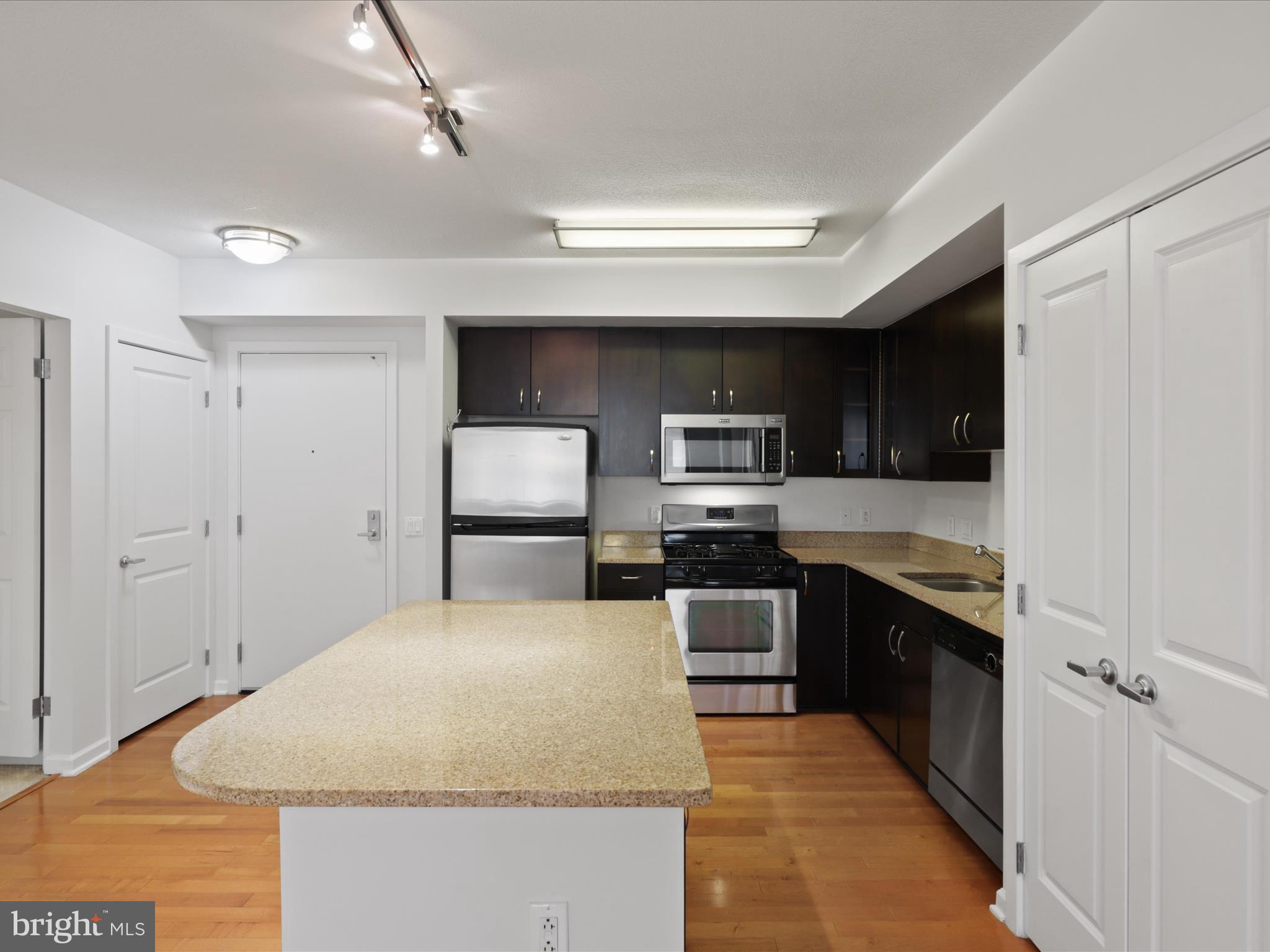 440 L St NW #408