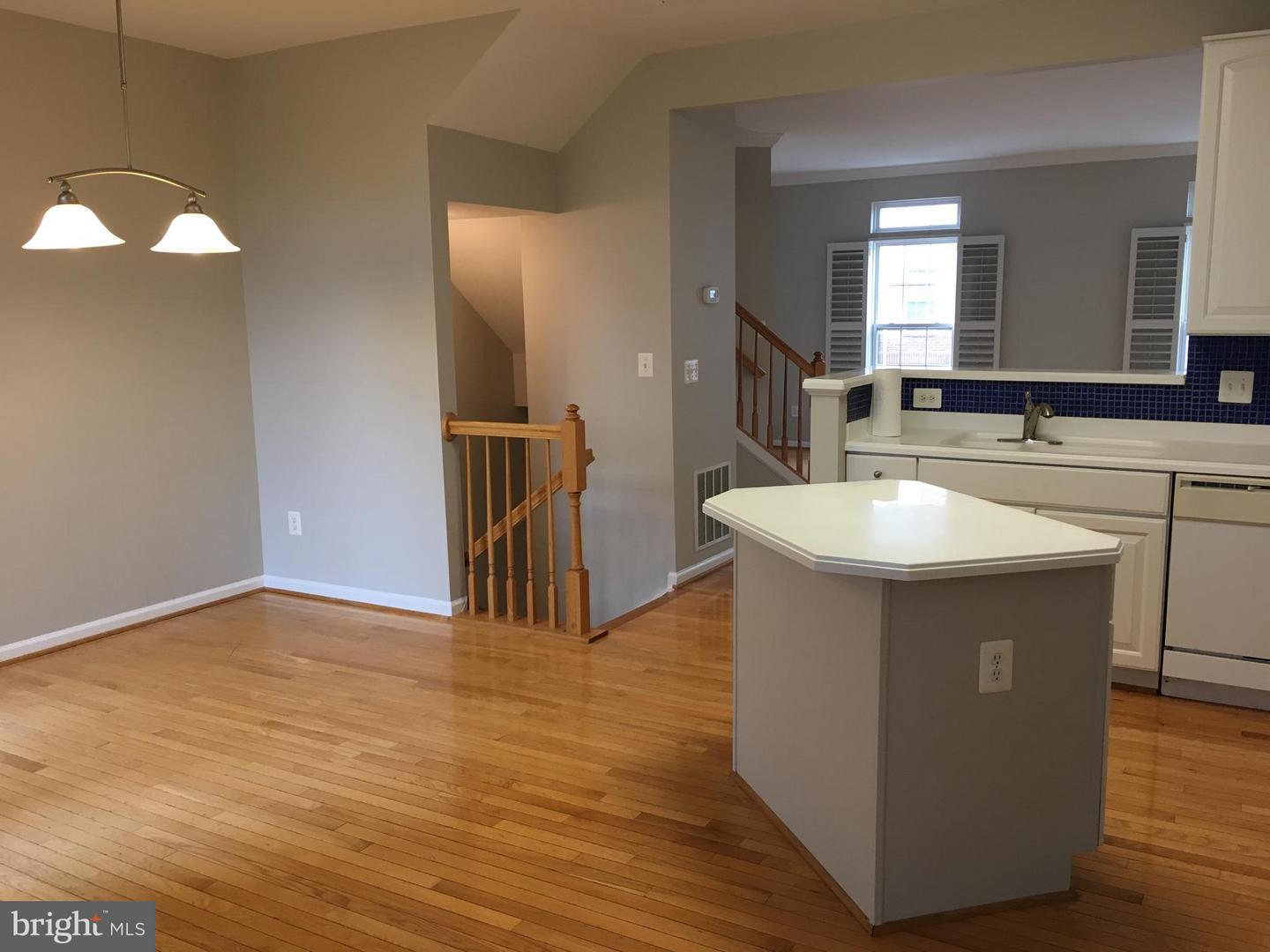220 Medlock LANE