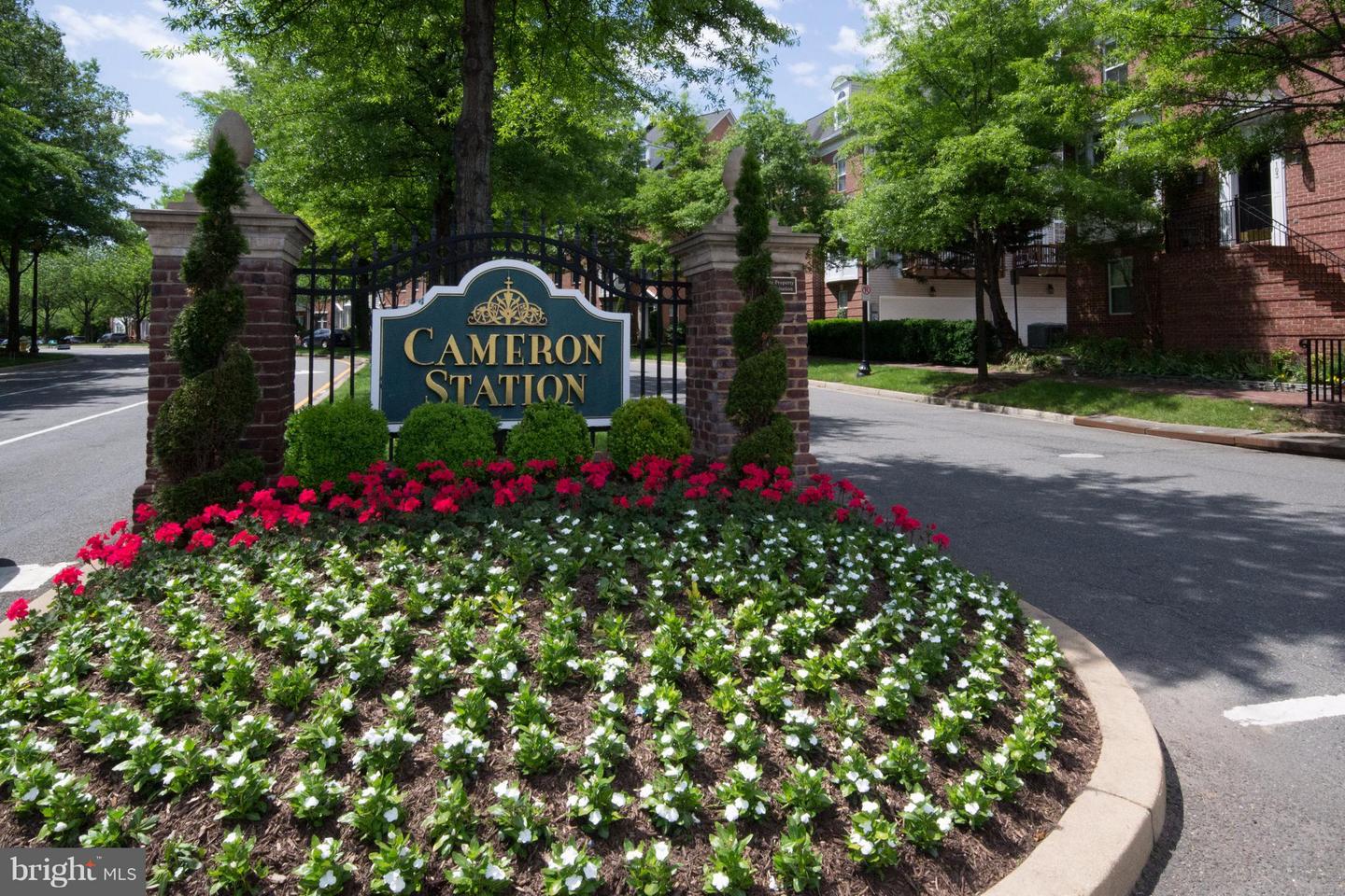 220 Medlock LANE