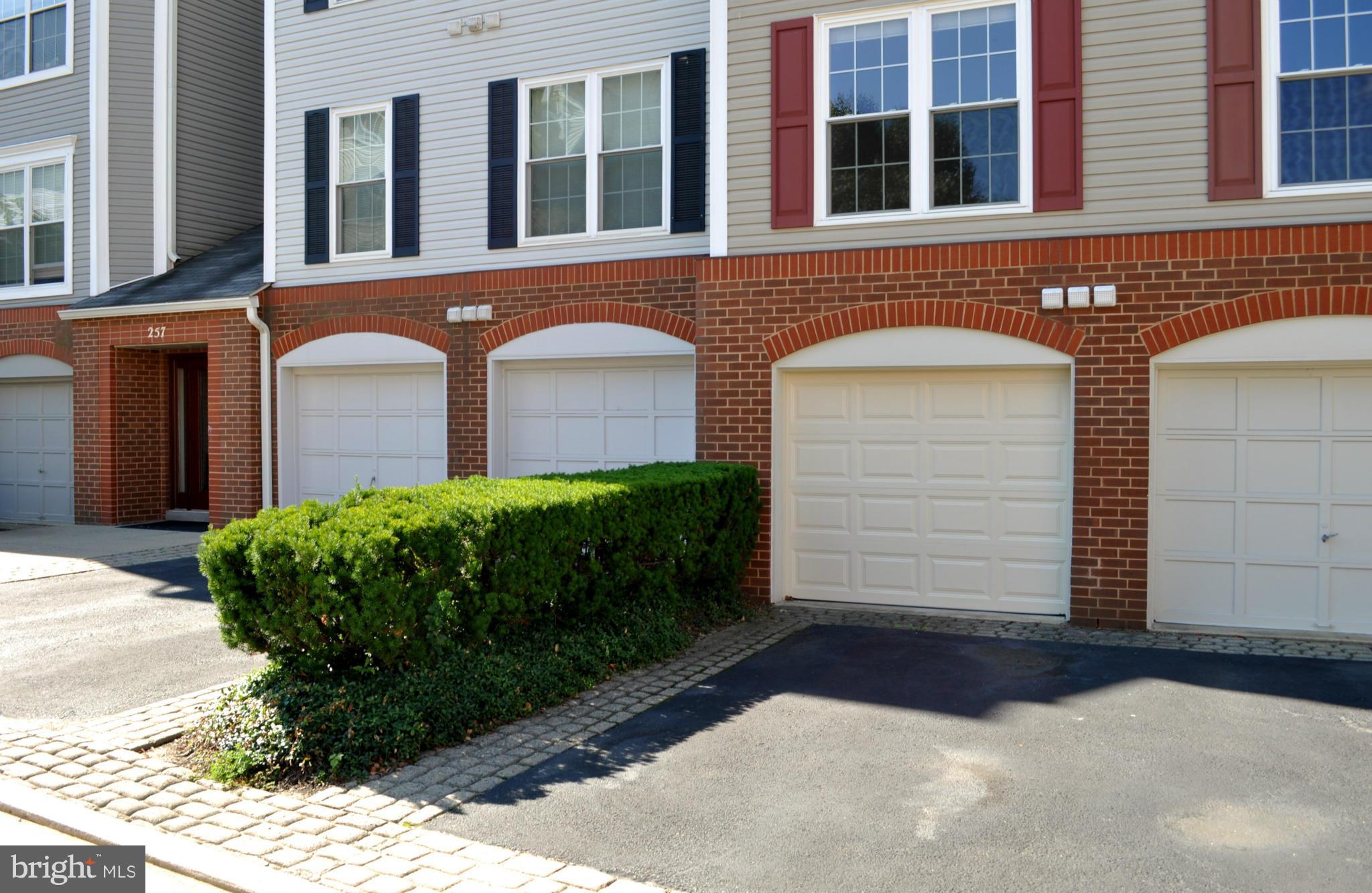259 S Pickett St #201