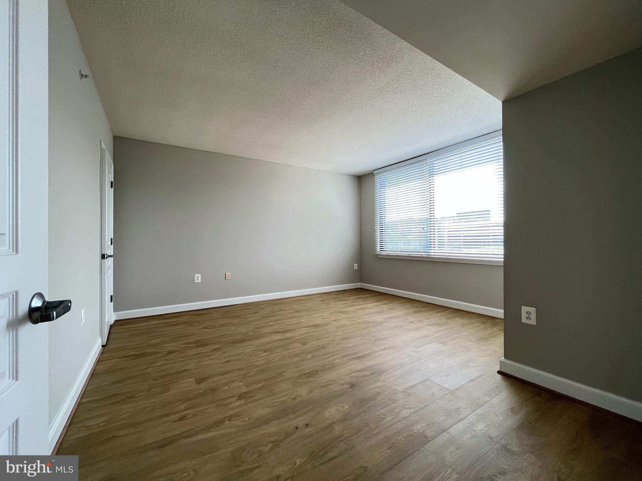 2451 Midtown AVENUE Unit: 917