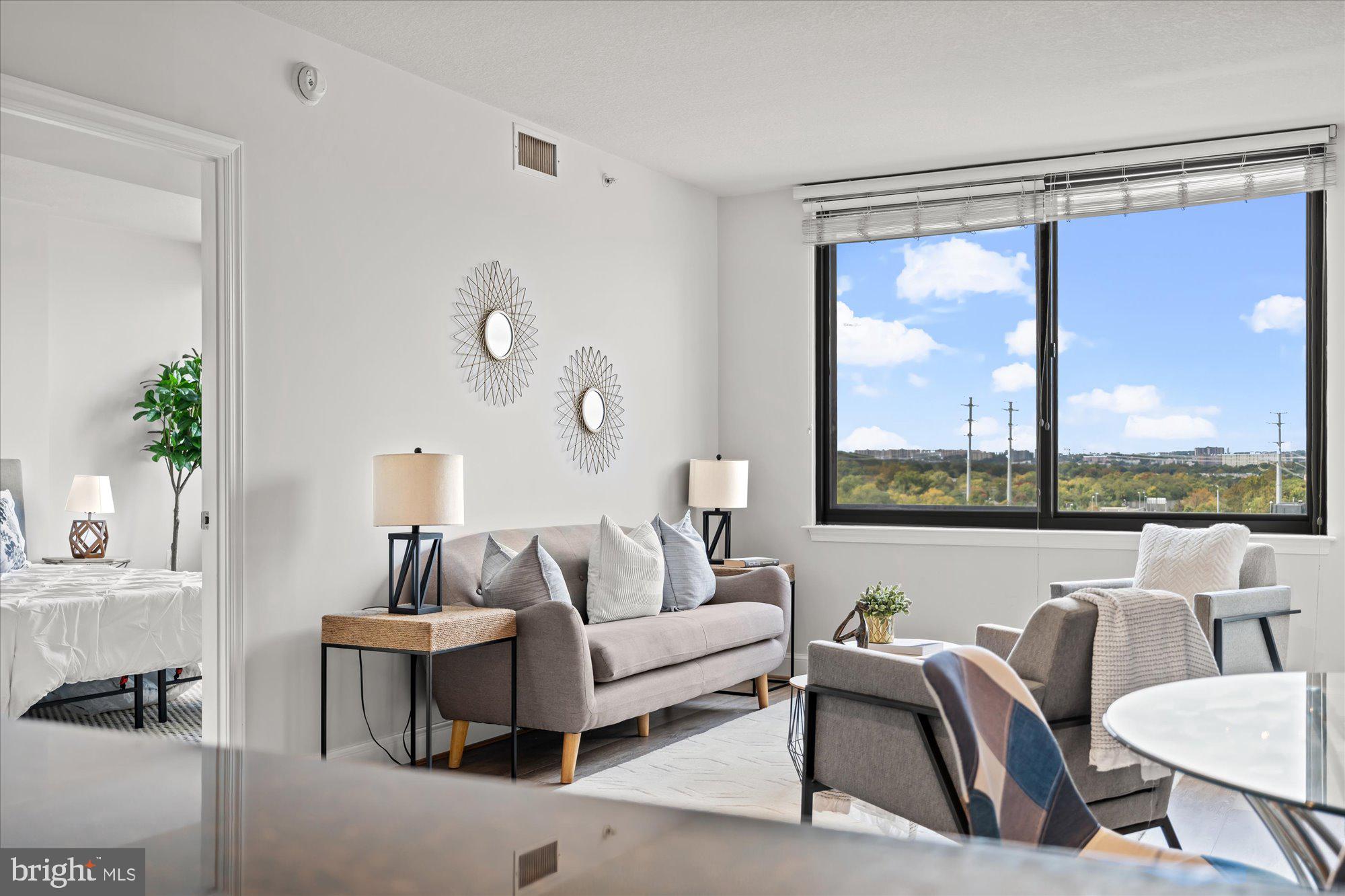 2451 Midtown AVENUE Unit: 1123