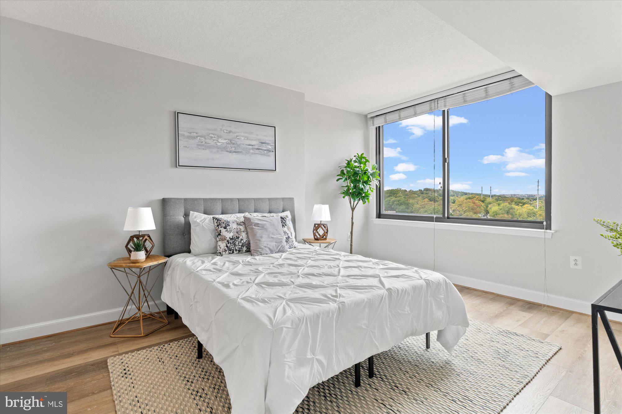 2451 Midtown AVENUE Unit: 1123