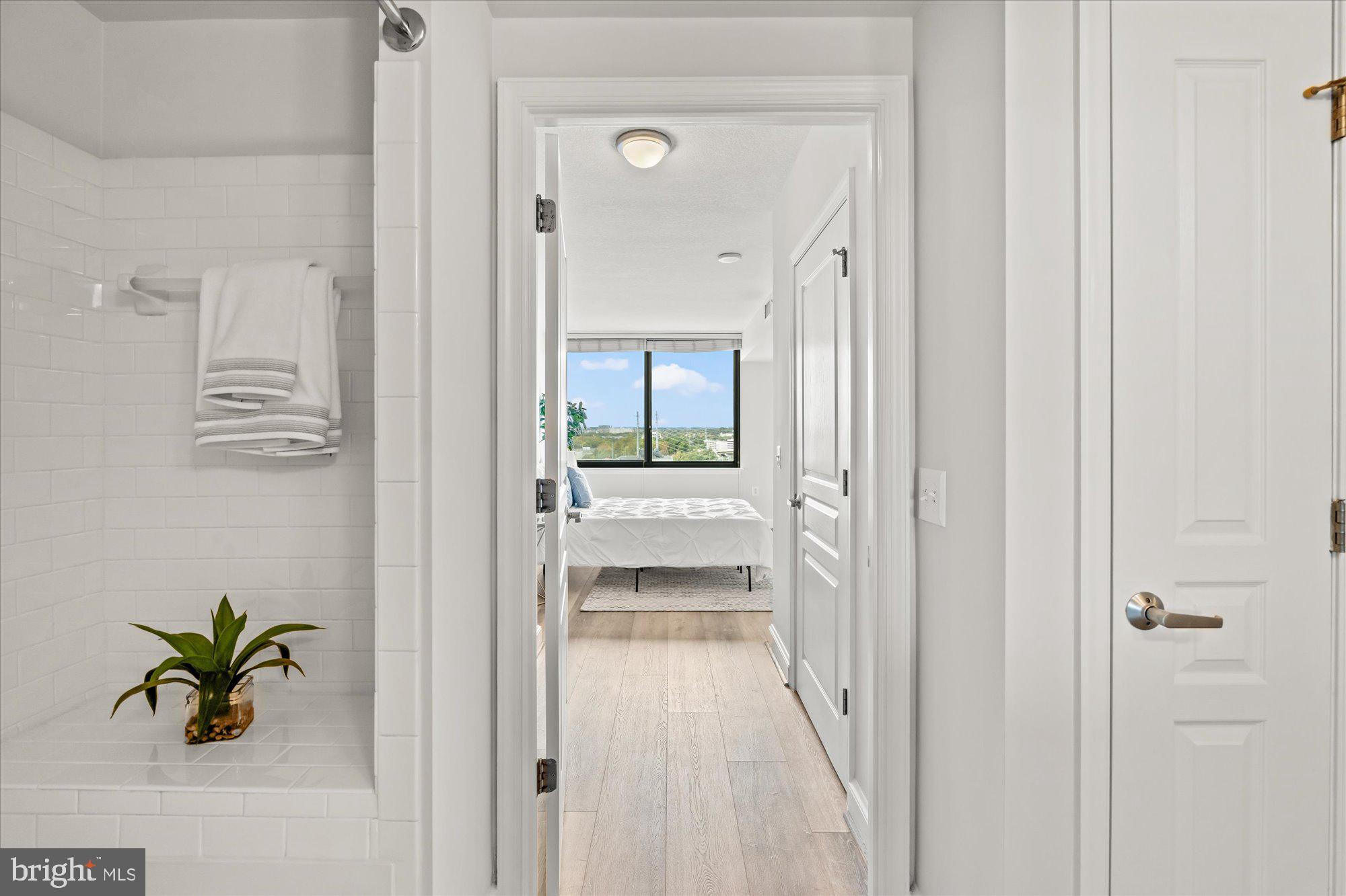 2451 Midtown AVENUE Unit: 1123