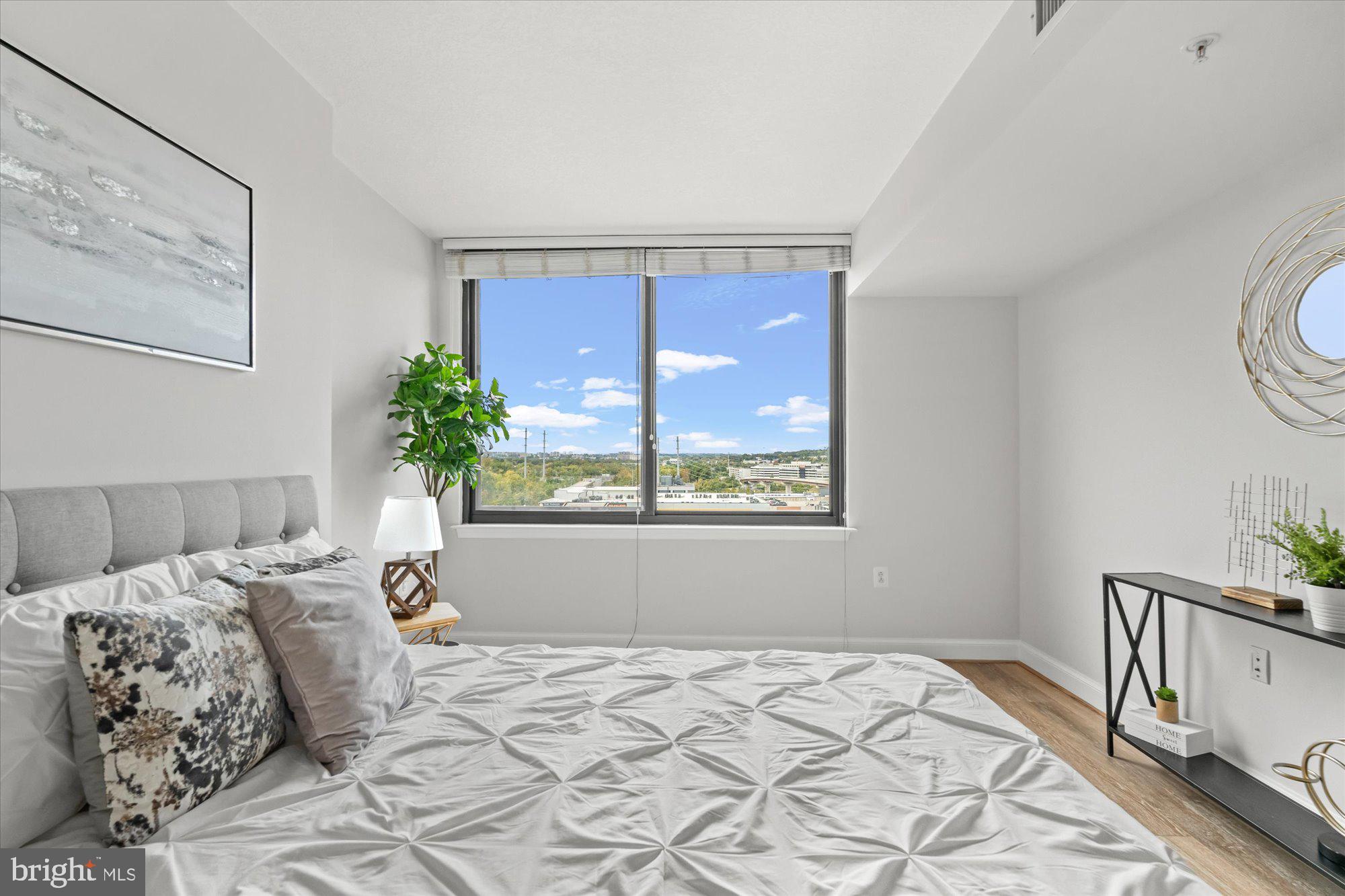 2451 Midtown AVENUE Unit: 1123