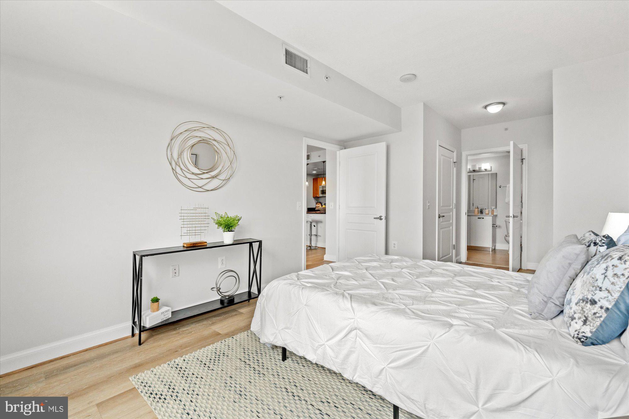 2451 Midtown AVENUE Unit: 1123