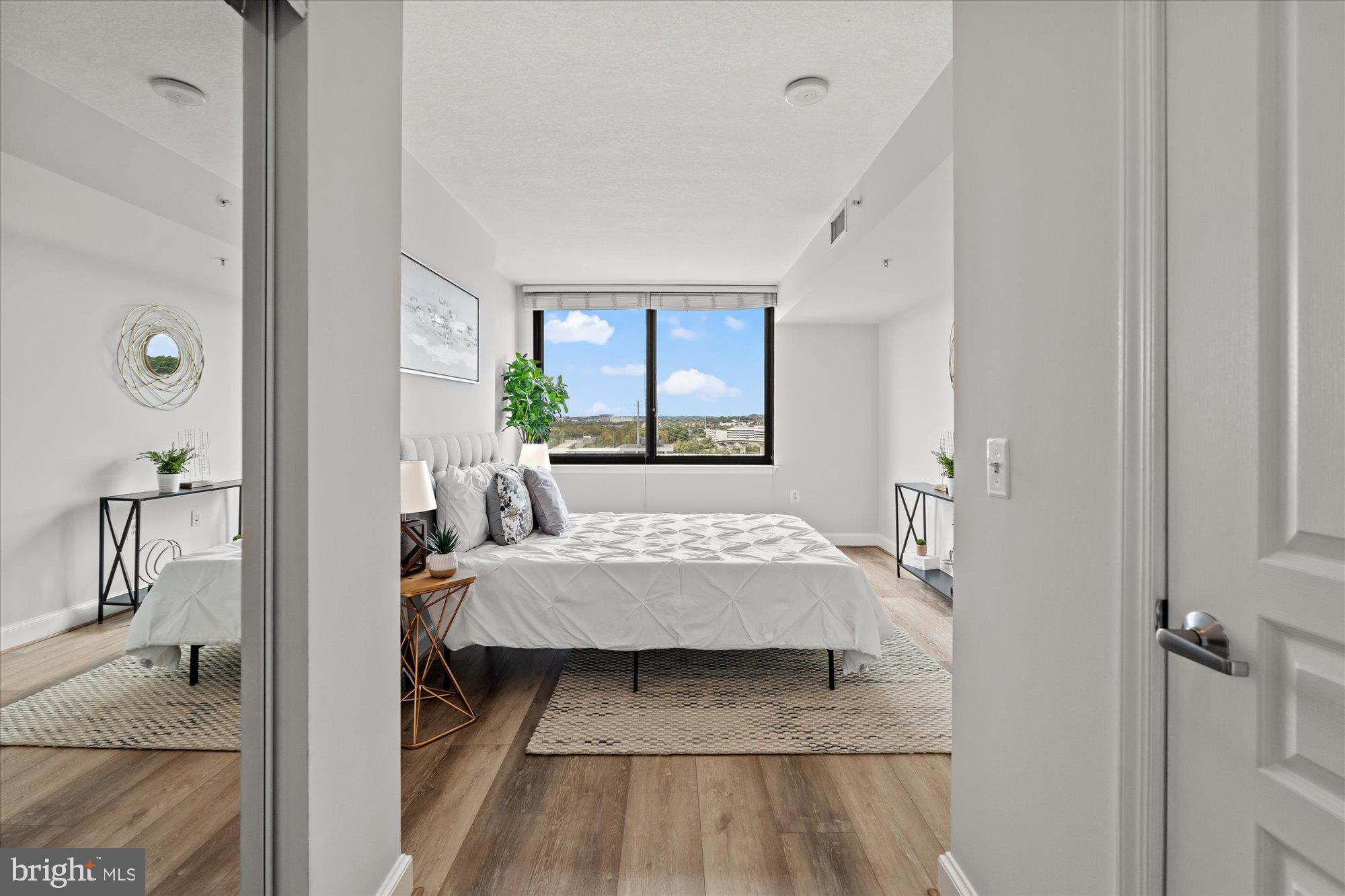 2451 Midtown AVENUE Unit: 1123