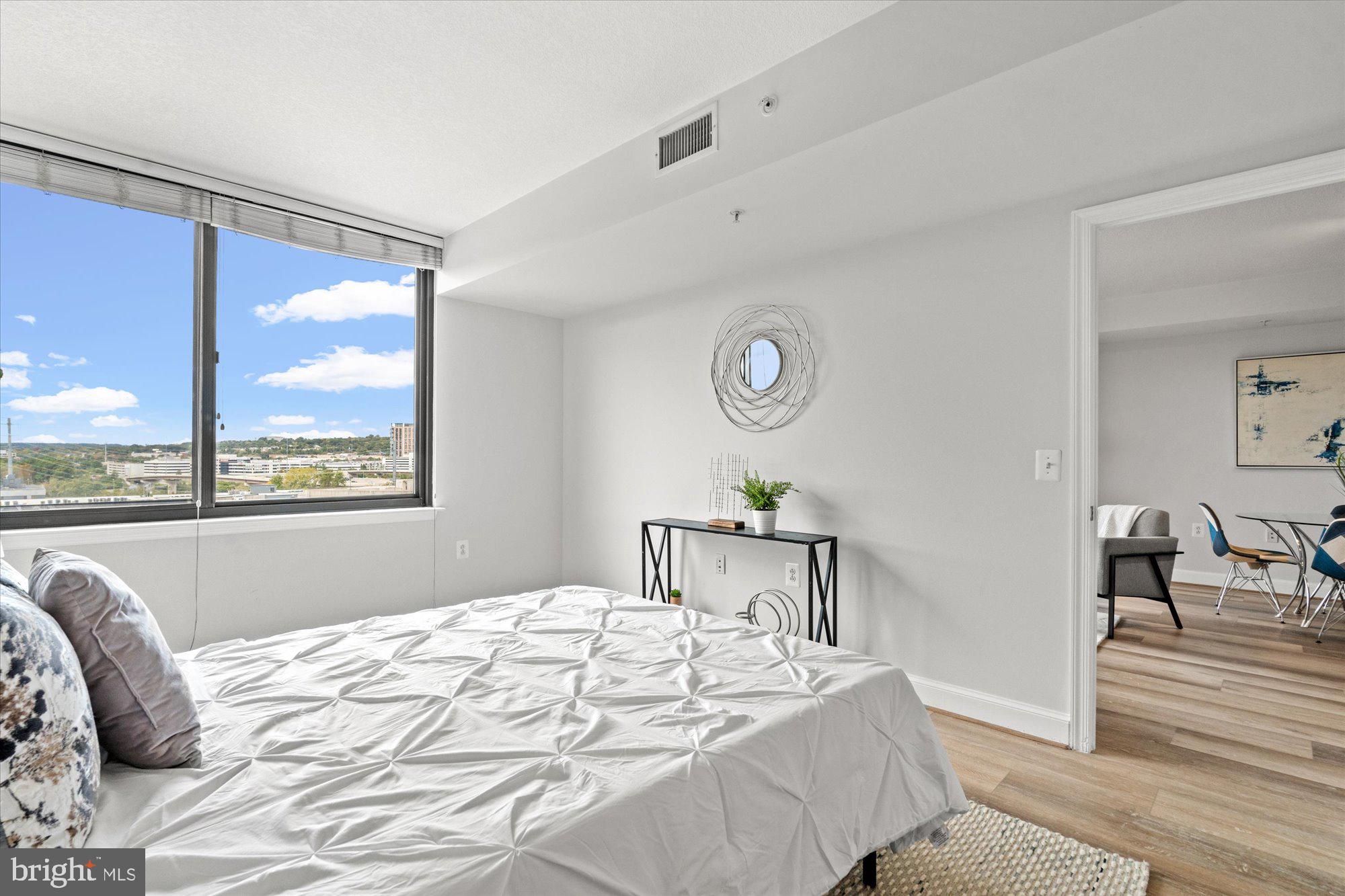 2451 Midtown AVENUE Unit: 1123