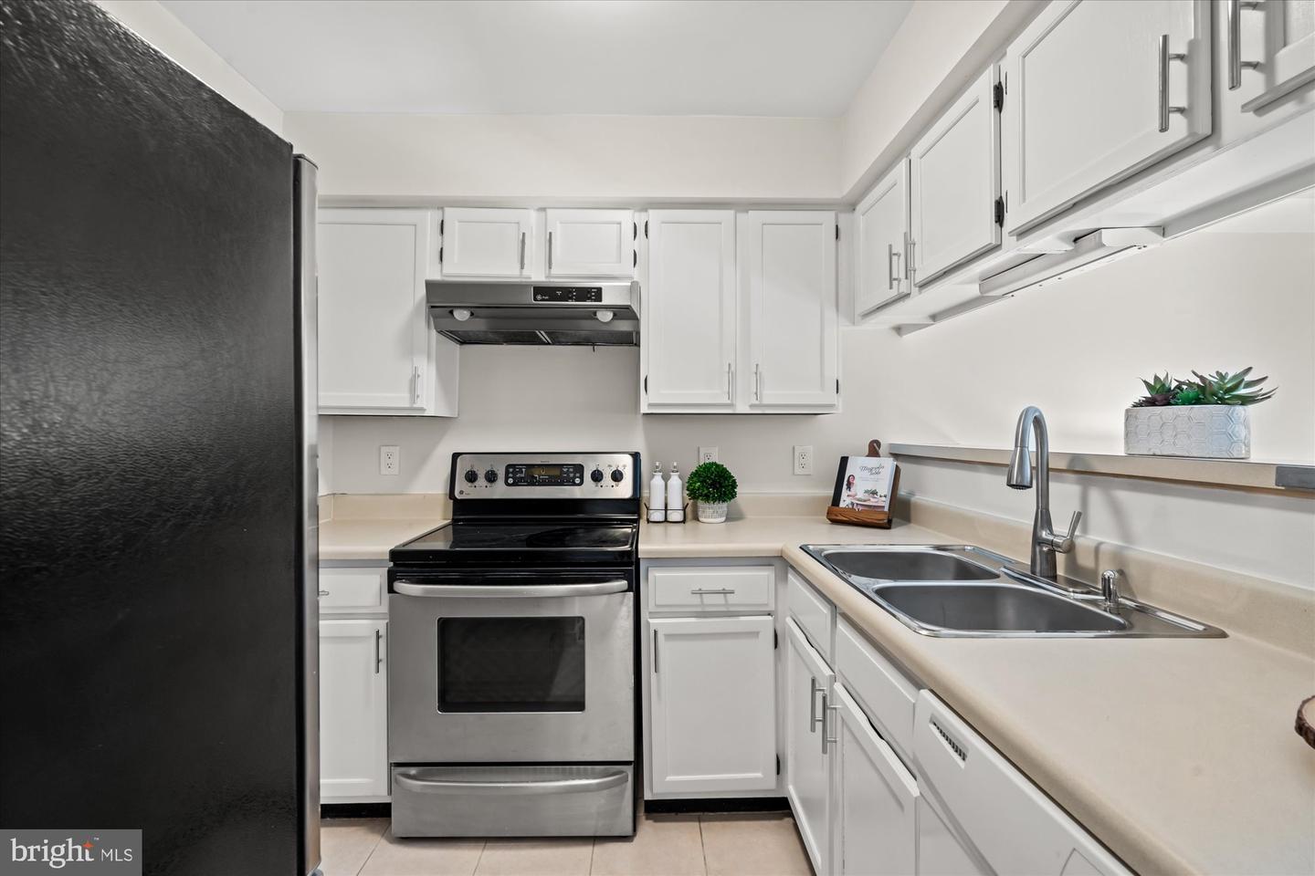 1524 Lincoln WAY Unit: 307