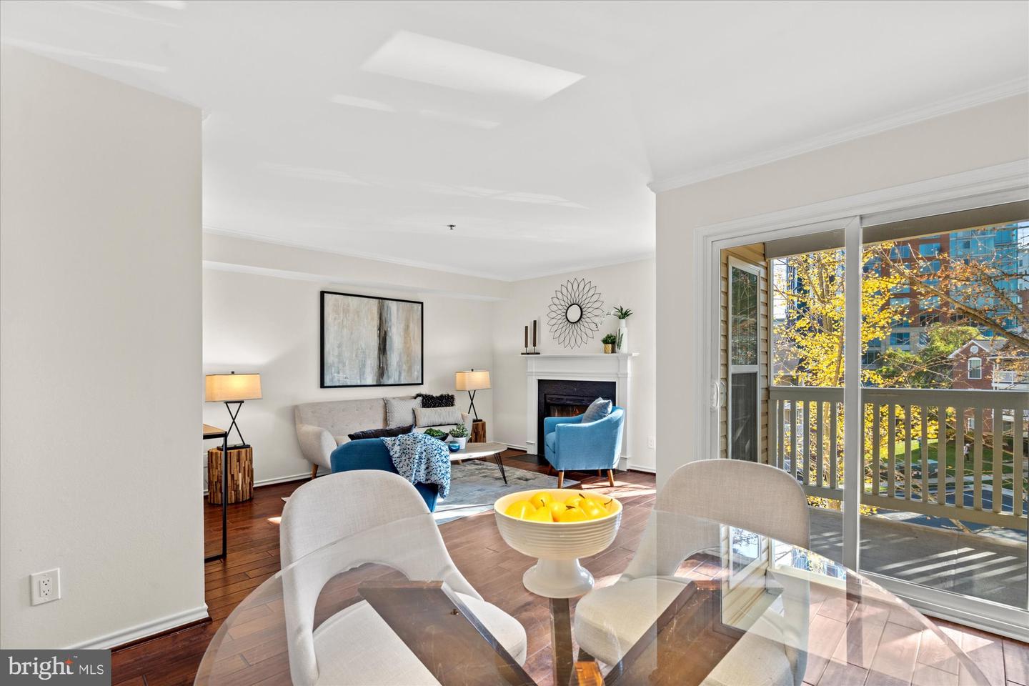 1524 Lincoln WAY Unit: 307