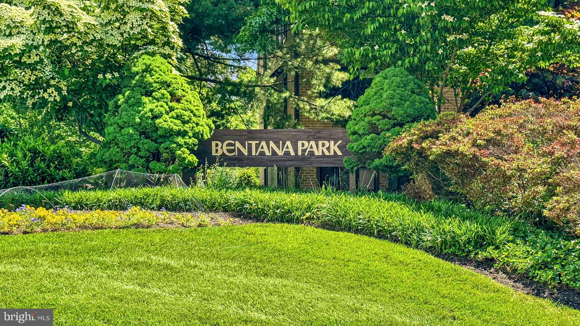 1671 Parkcrest Cir #100