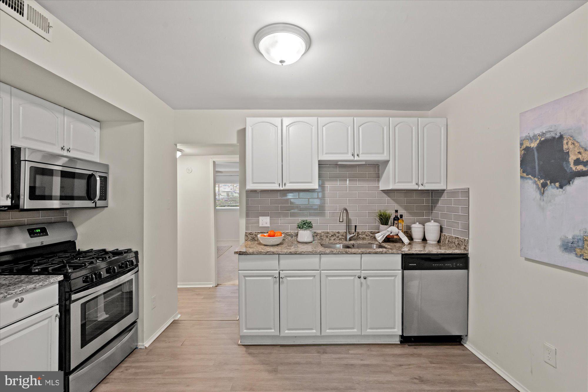 1671 Parkcrest Cir #100
