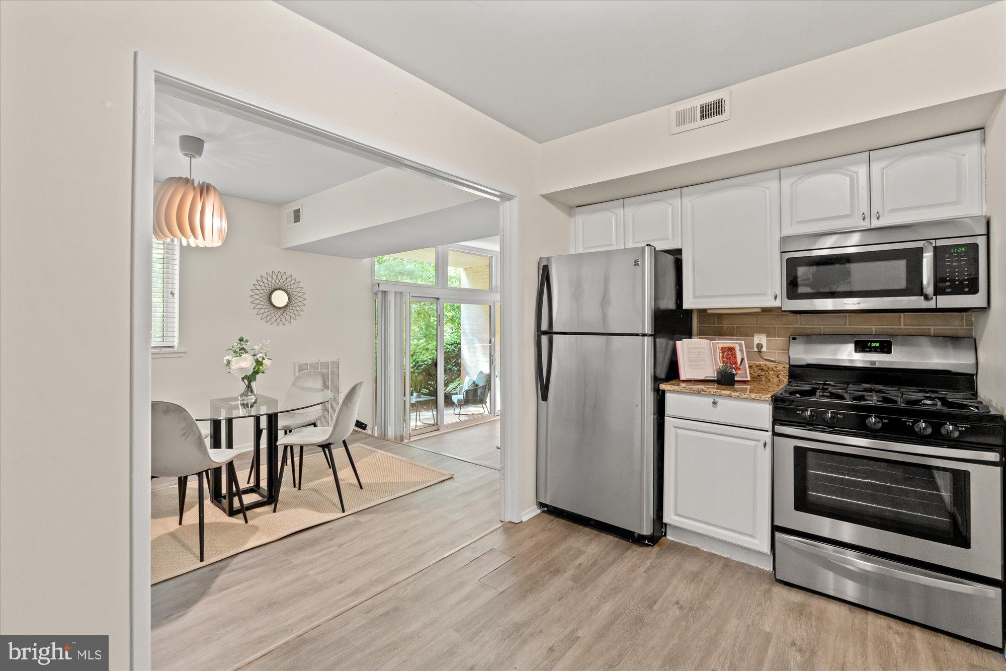 1671 Parkcrest Cir #100