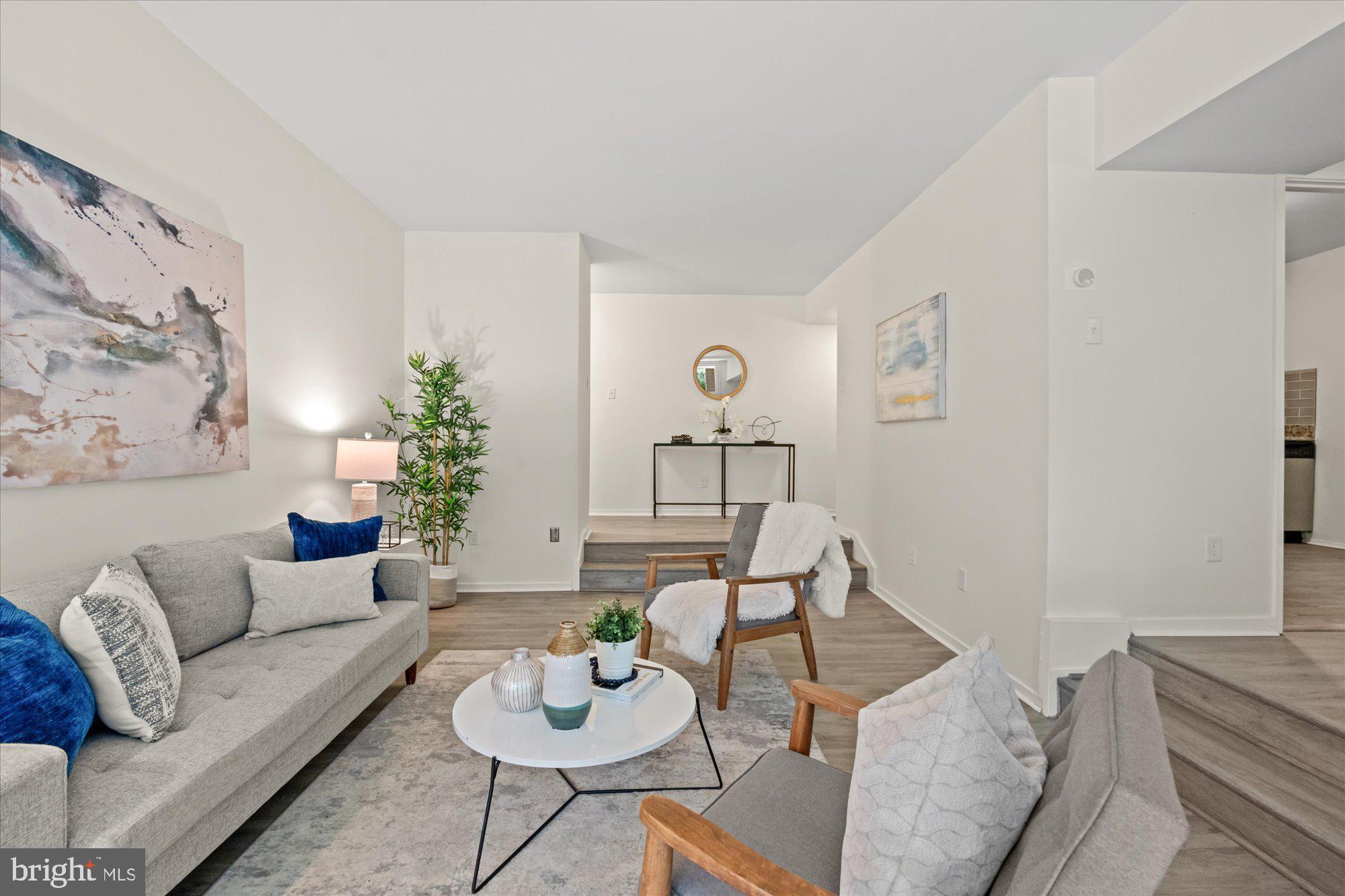 1671 Parkcrest Cir #100