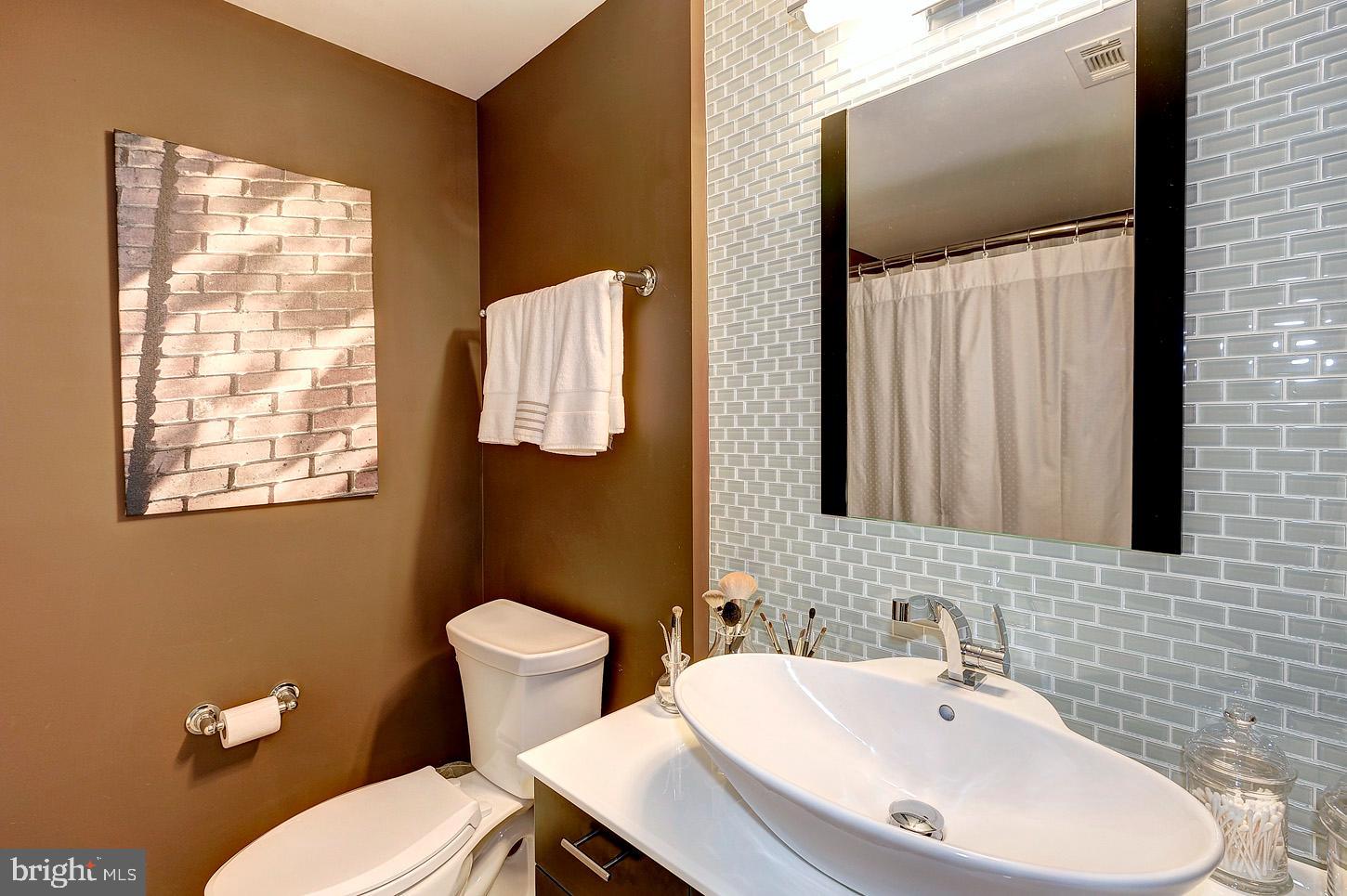 2451 MIDTOWN AVE #914