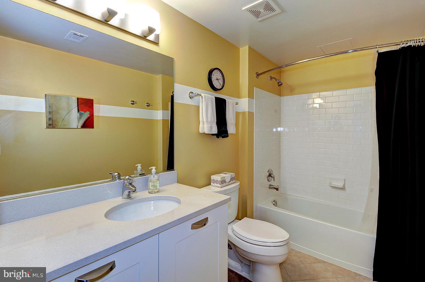 2451 MIDTOWN AVE #914