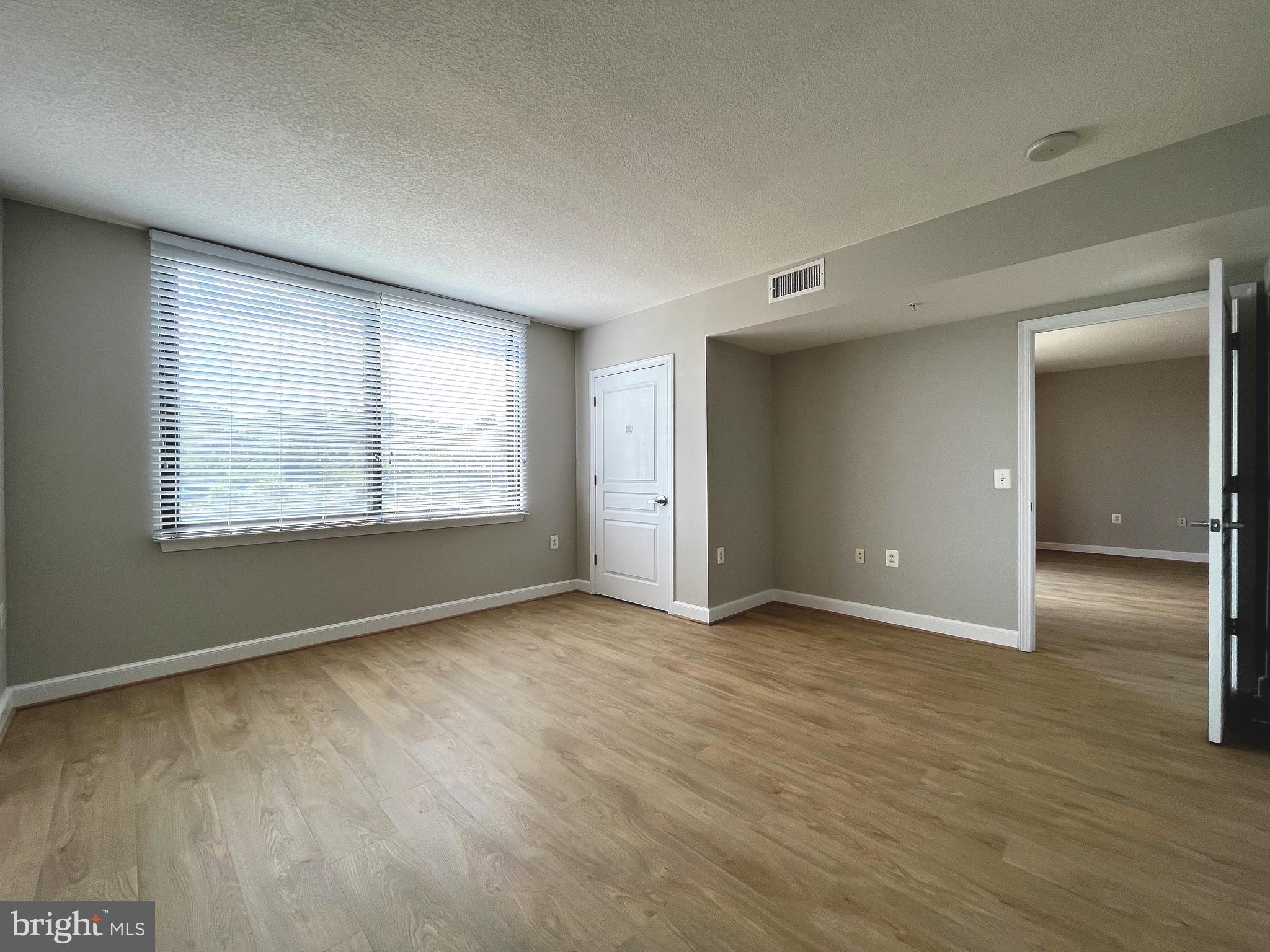 2451 MIDTOWN AVE #917