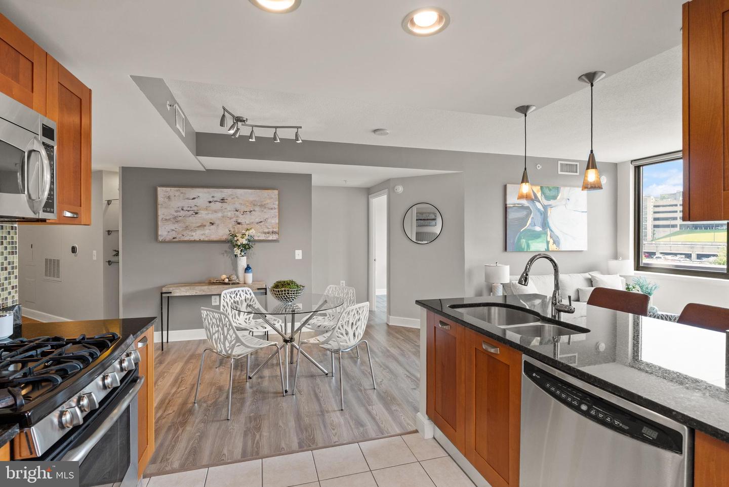 2451 Midtown Ave #718