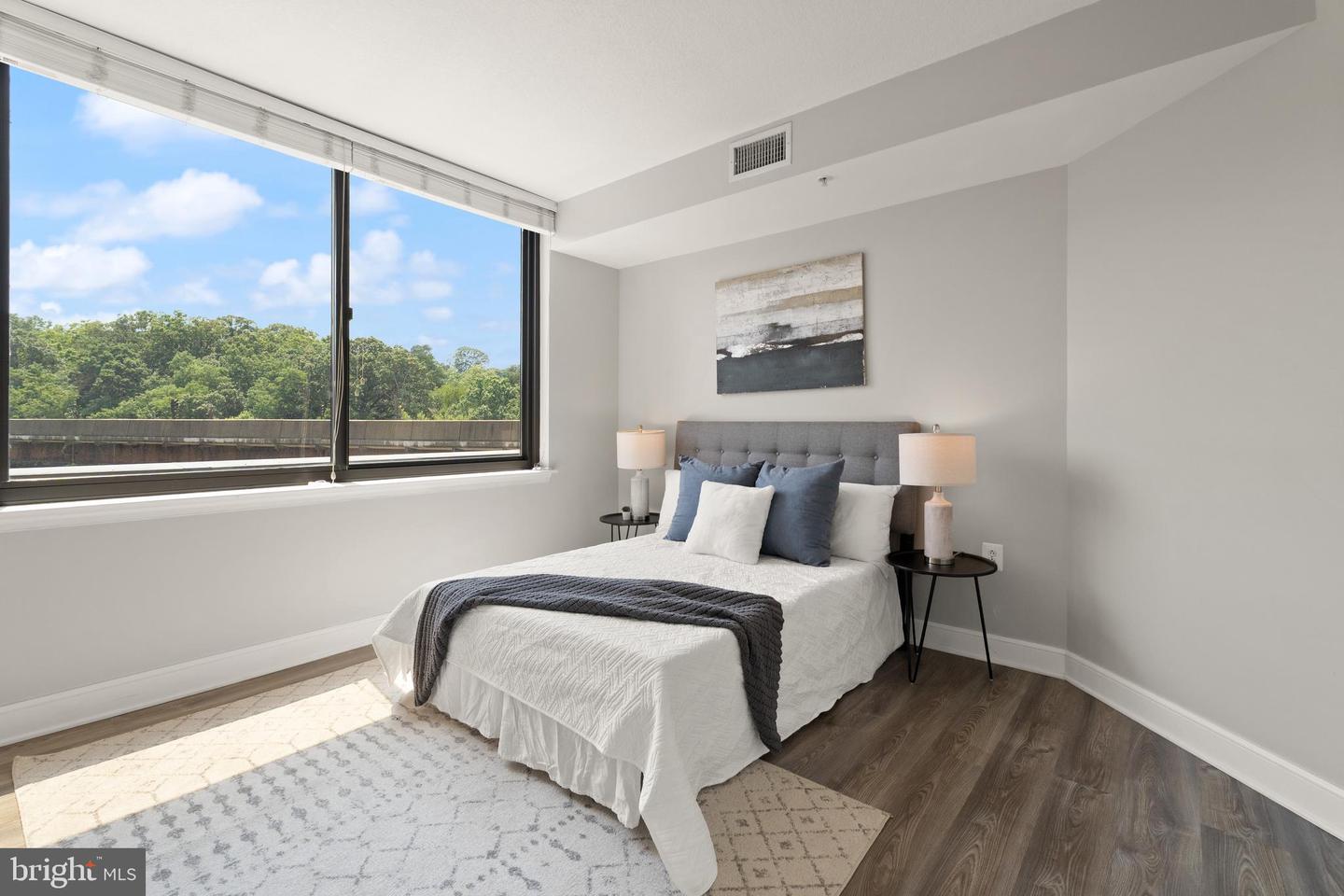 2451 Midtown Ave #718